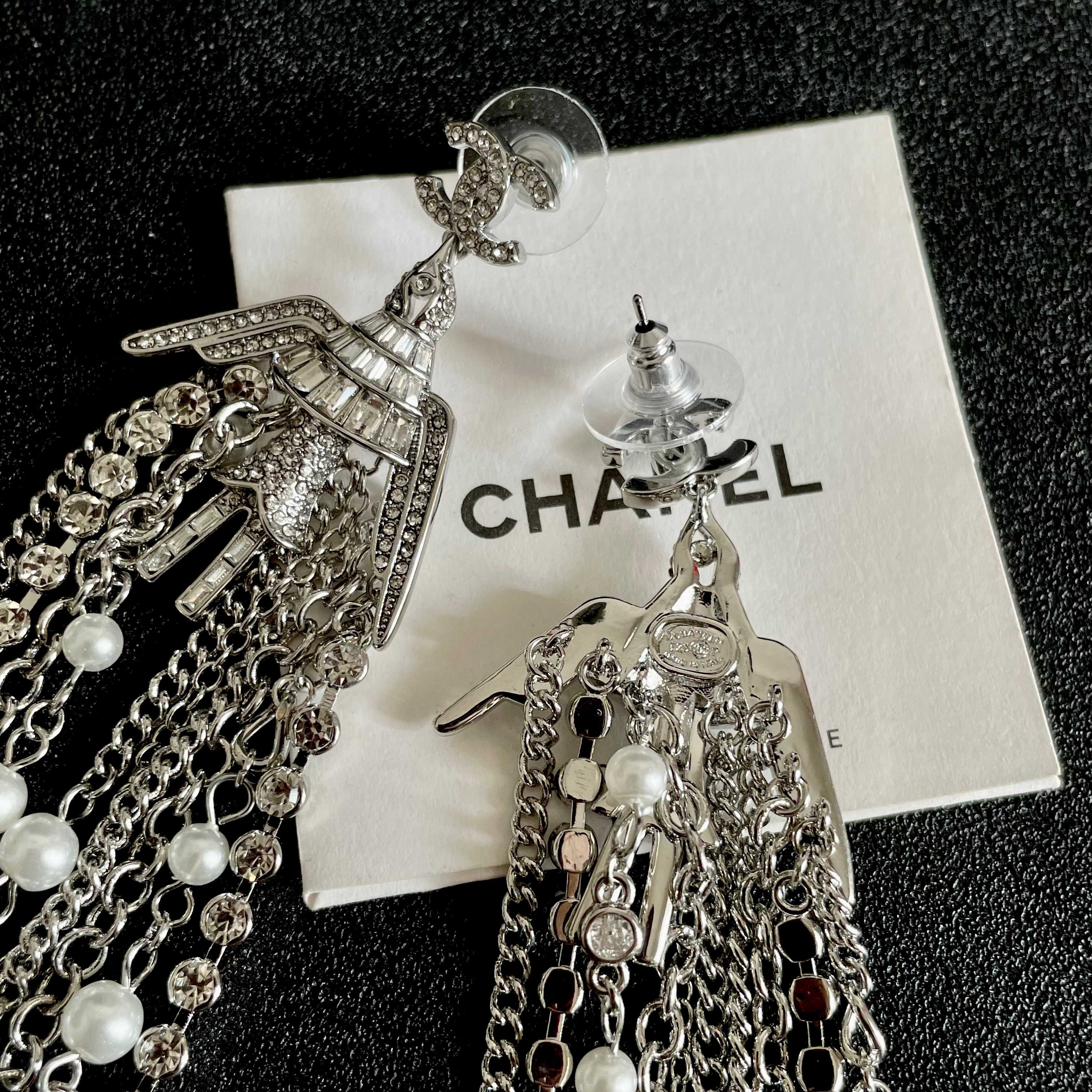  Chanel香奈儿 中古 双C耳钉👀小香家的款式真心无需多介绍😘🎶每一款都超好看，精致大方，非常显气质
