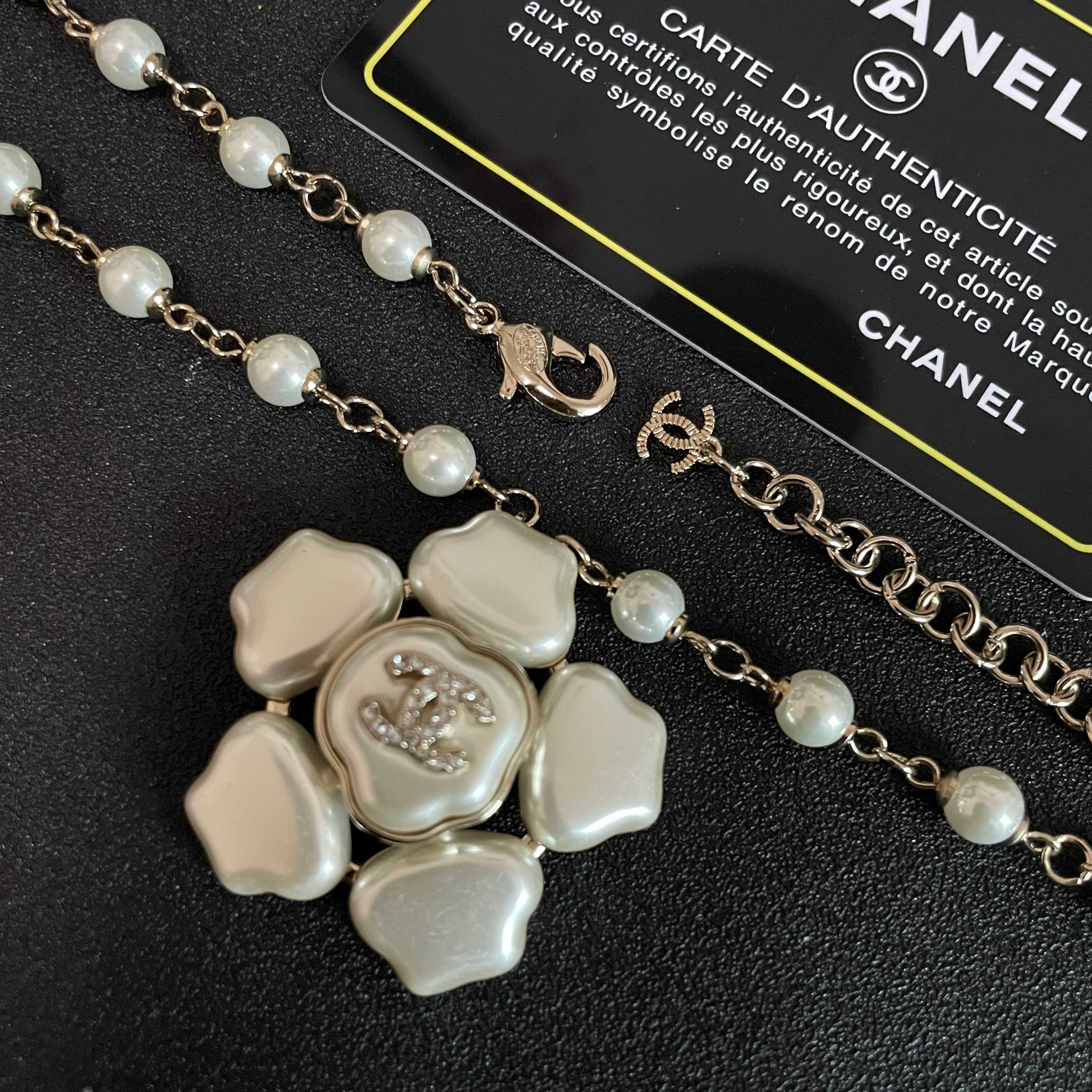  Chanel香奈儿 中古 字母项链👀小香家的款式真心无需多介绍😘🎶每一款都超好看，精致大方，非常显气质
