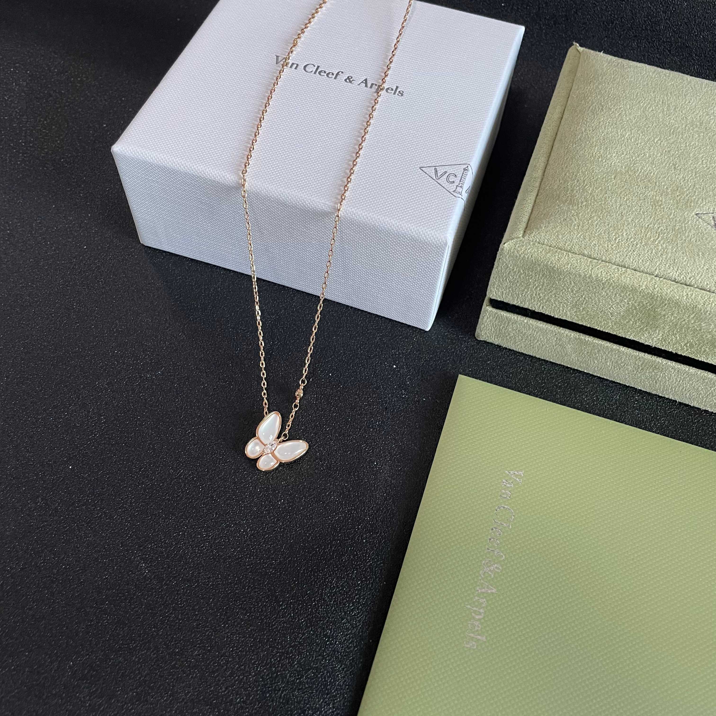 Van Cleef Arpels Two Butterfly necklace Rose gold mother-of-pearl diamond 42cm