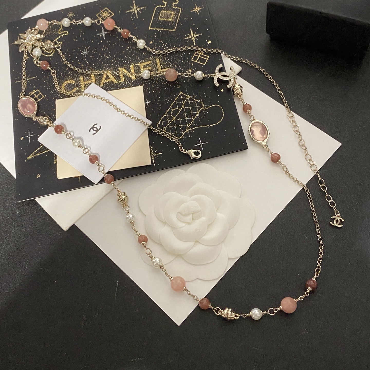  Chanel香奈儿 中古 字母毛衣链 项链👀小香家的款式真心无需多介绍😘🎶每一款都超好看，精致大方，非