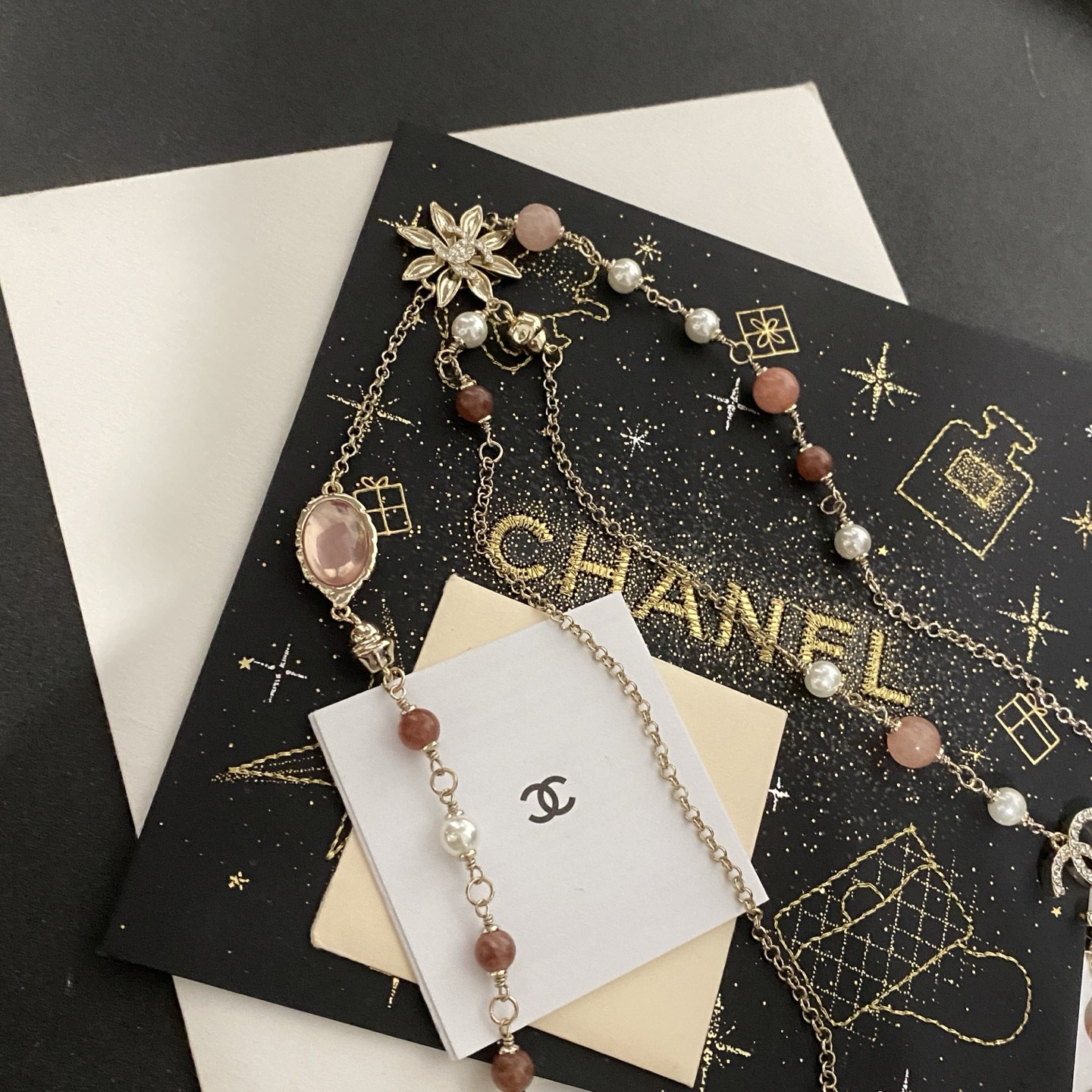  Chanel香奈儿 中古 字母毛衣链 项链👀小香家的款式真心无需多介绍😘🎶每一款都超好看，精致大方，非