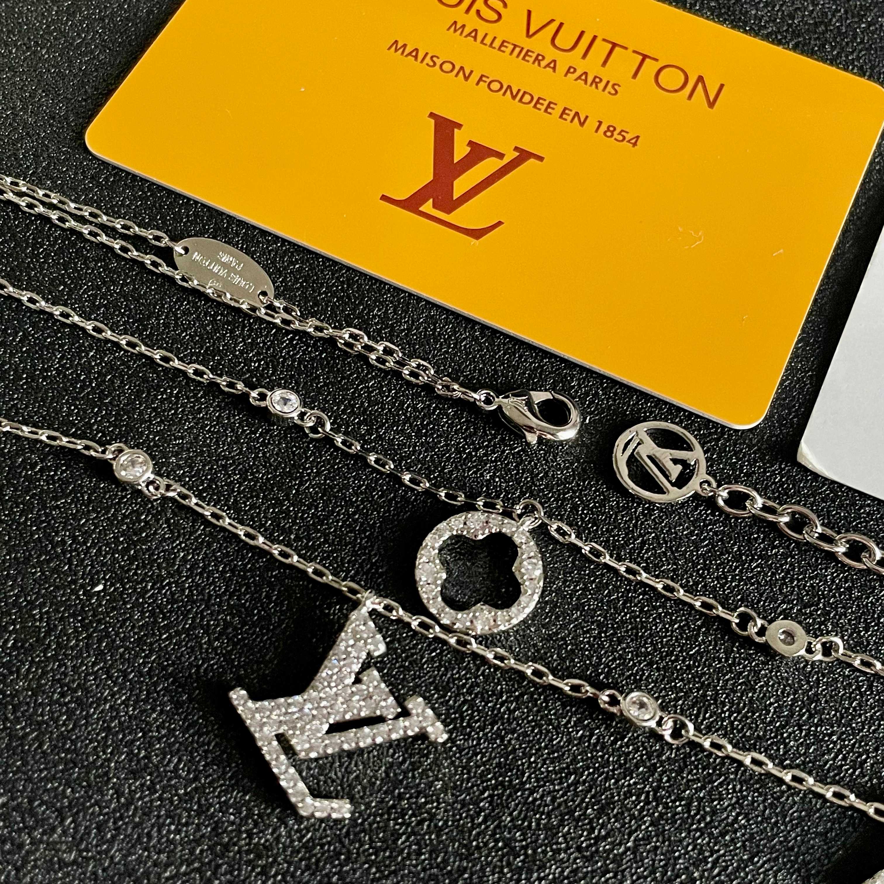  LV 项链🔹🔹Louis Vuitton 路易威登🔹专柜一致材质 火爆款出货 设计独特 复古前卫 男神