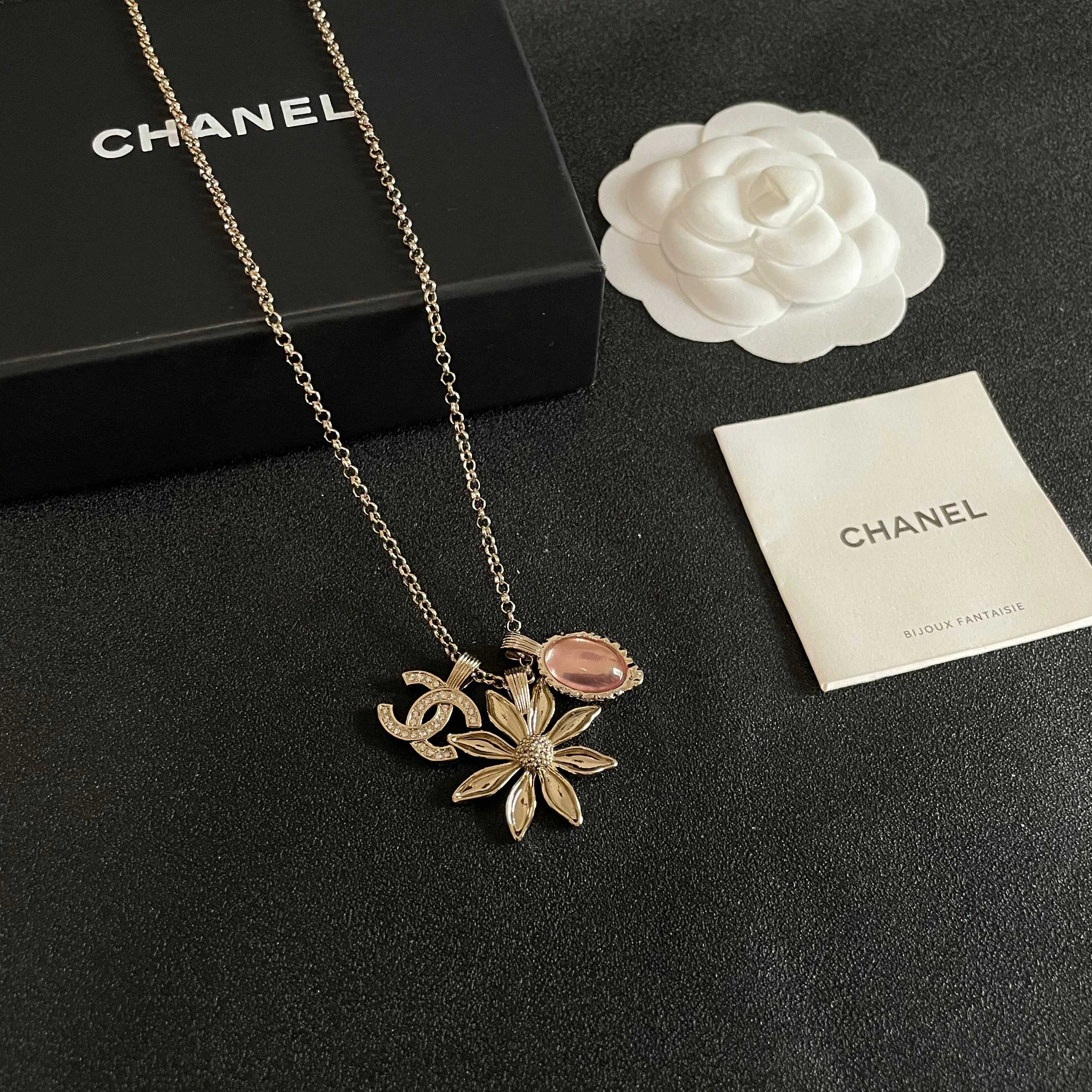 Chanel香奈儿 中古 项链👀小香家的款式真心无需多介绍😘🎶每一款都超好看，精致大方，非常显气质