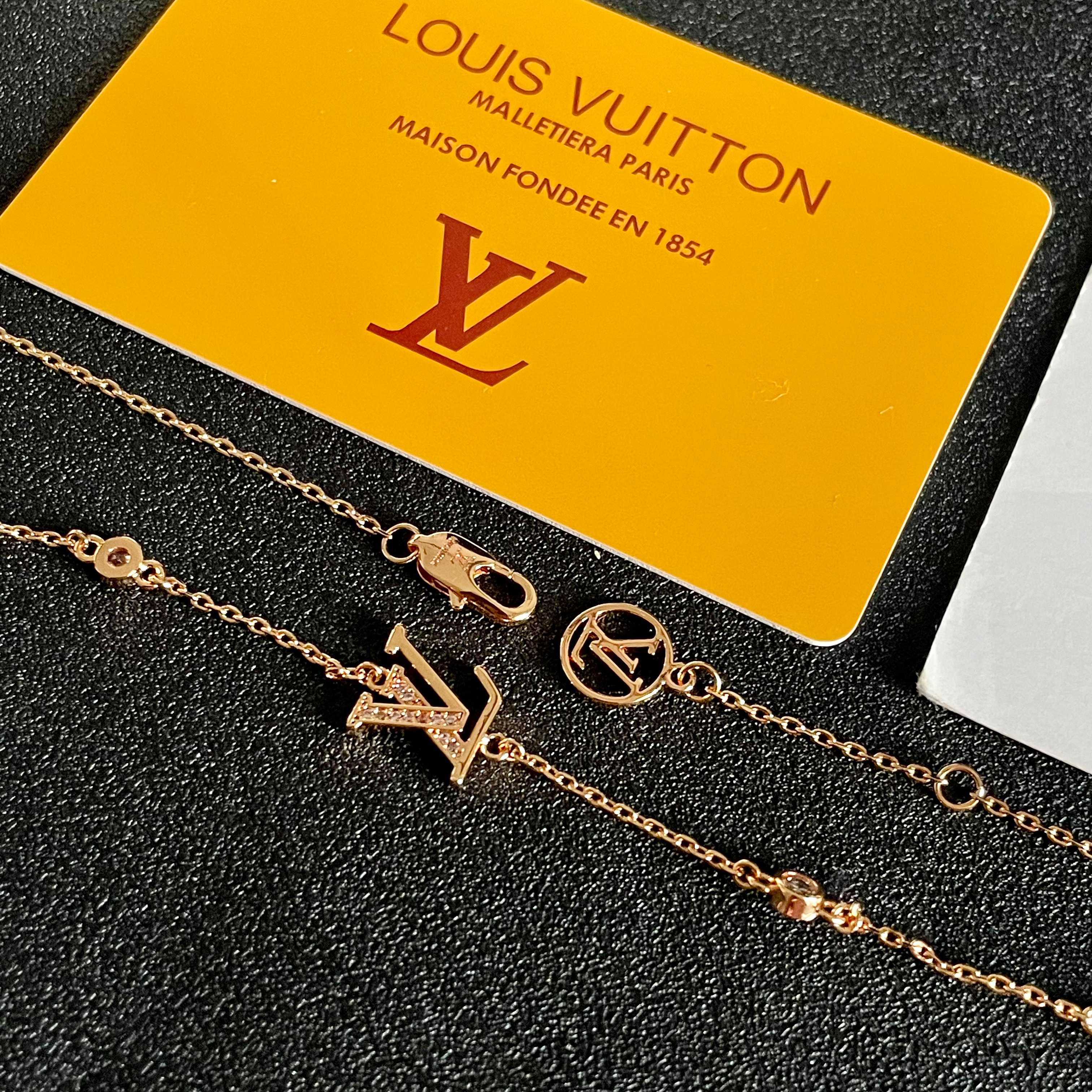 LV 项链🔹🔹Louis Vuitton 路易威登🔹专柜一致材质 火爆款出货 设计独特 复古前卫 男神、