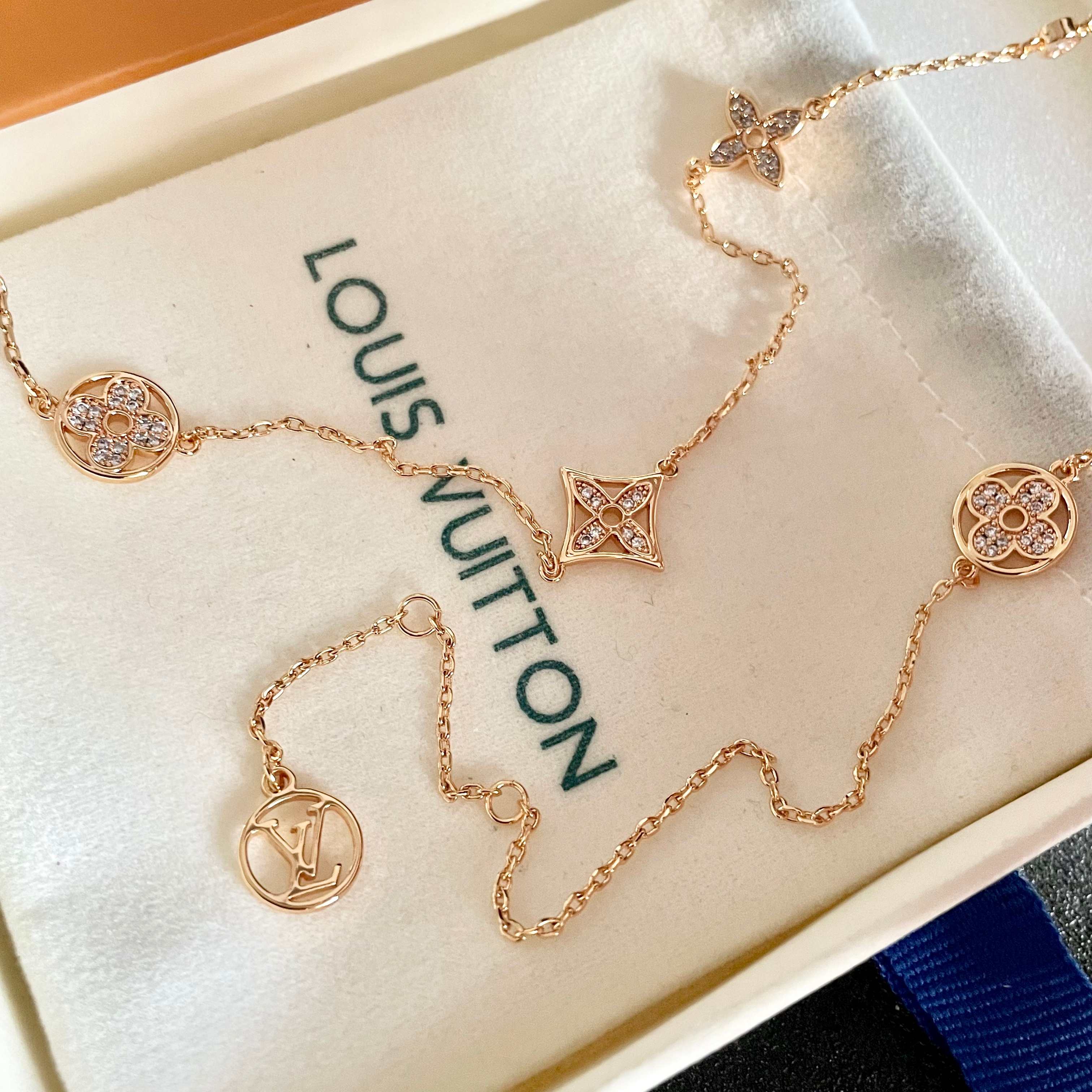 LV 项链🔹🔹Louis Vuitton 路易威登🔹专柜一致材质 火爆款出货 设计独特 复古前卫 男神、