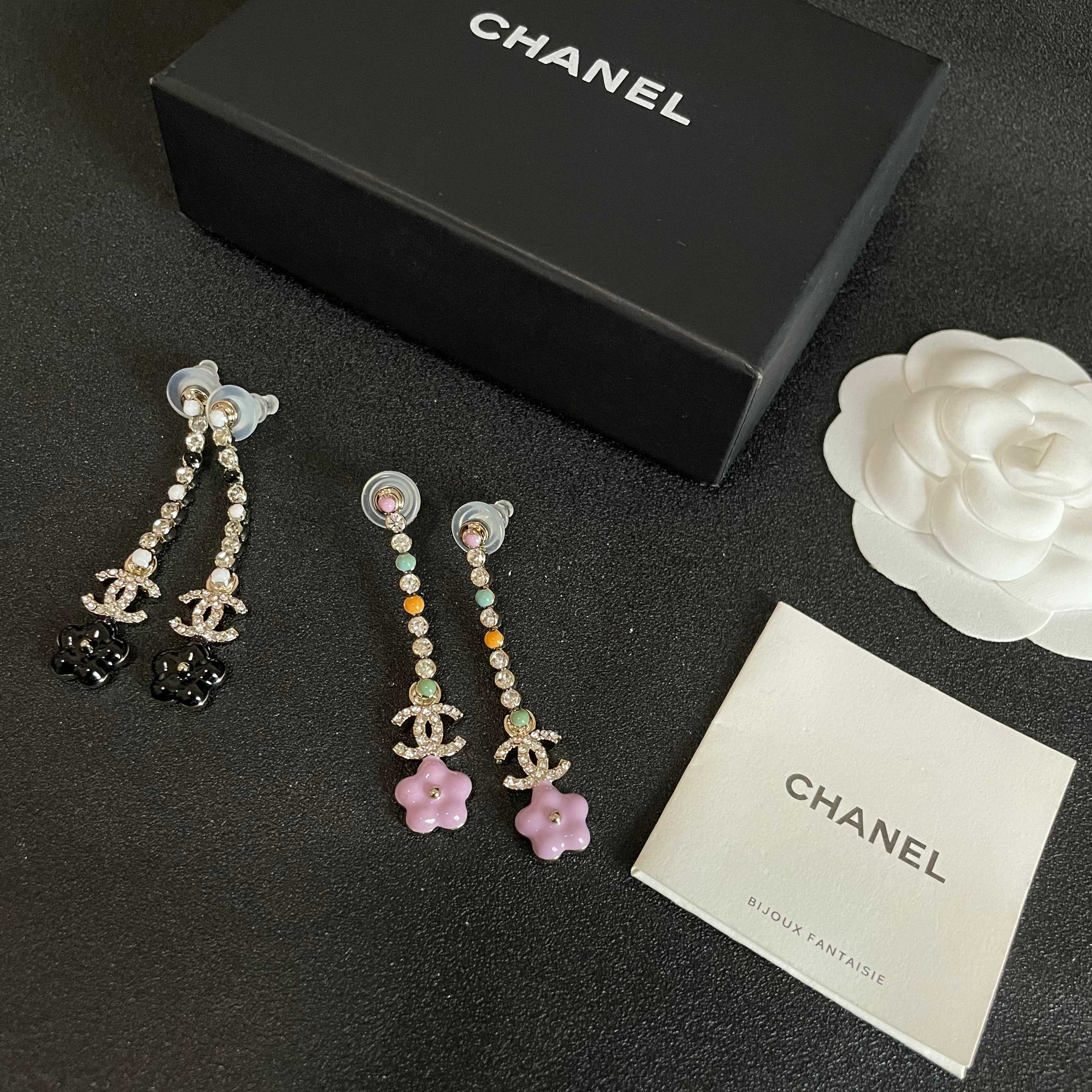 Chanel香奈儿 中古 双C耳钉👀原版复刻logo 小香家的款式真心无需多介绍😘🎶每一款都超好看，精致