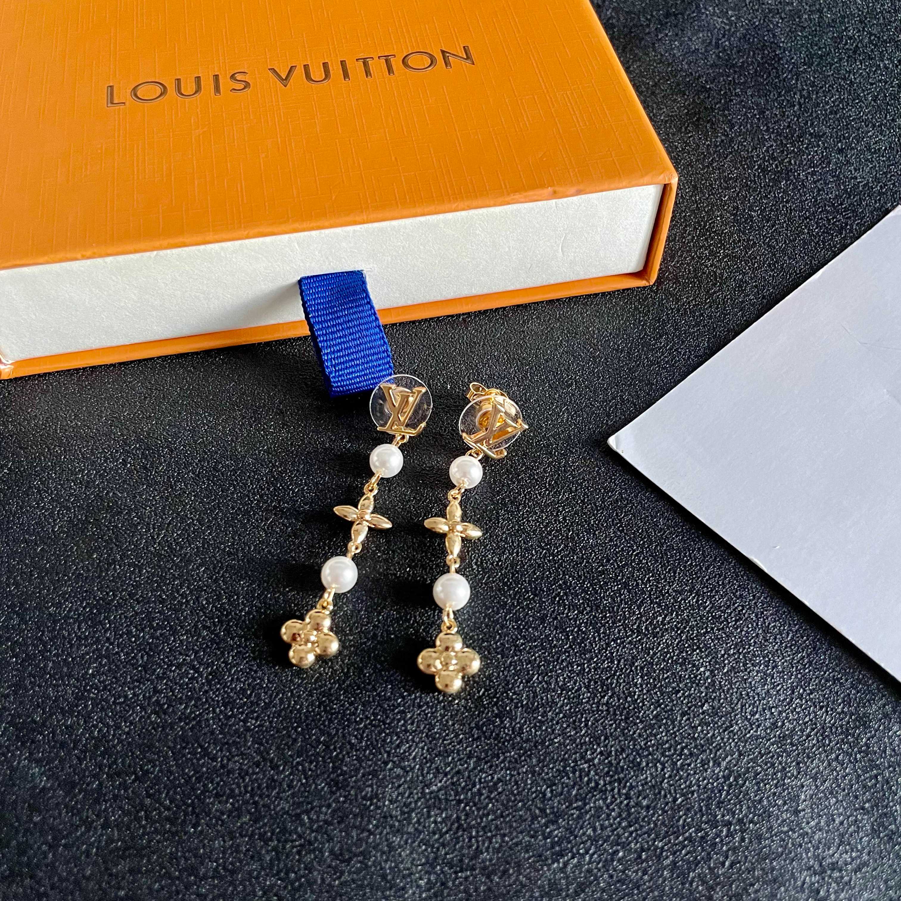 👑Lv 路易威登 2025年早春新品耳钉 经典老花耳环 超精工cnc工艺技术 上身美美哒 特别适合夏日搭