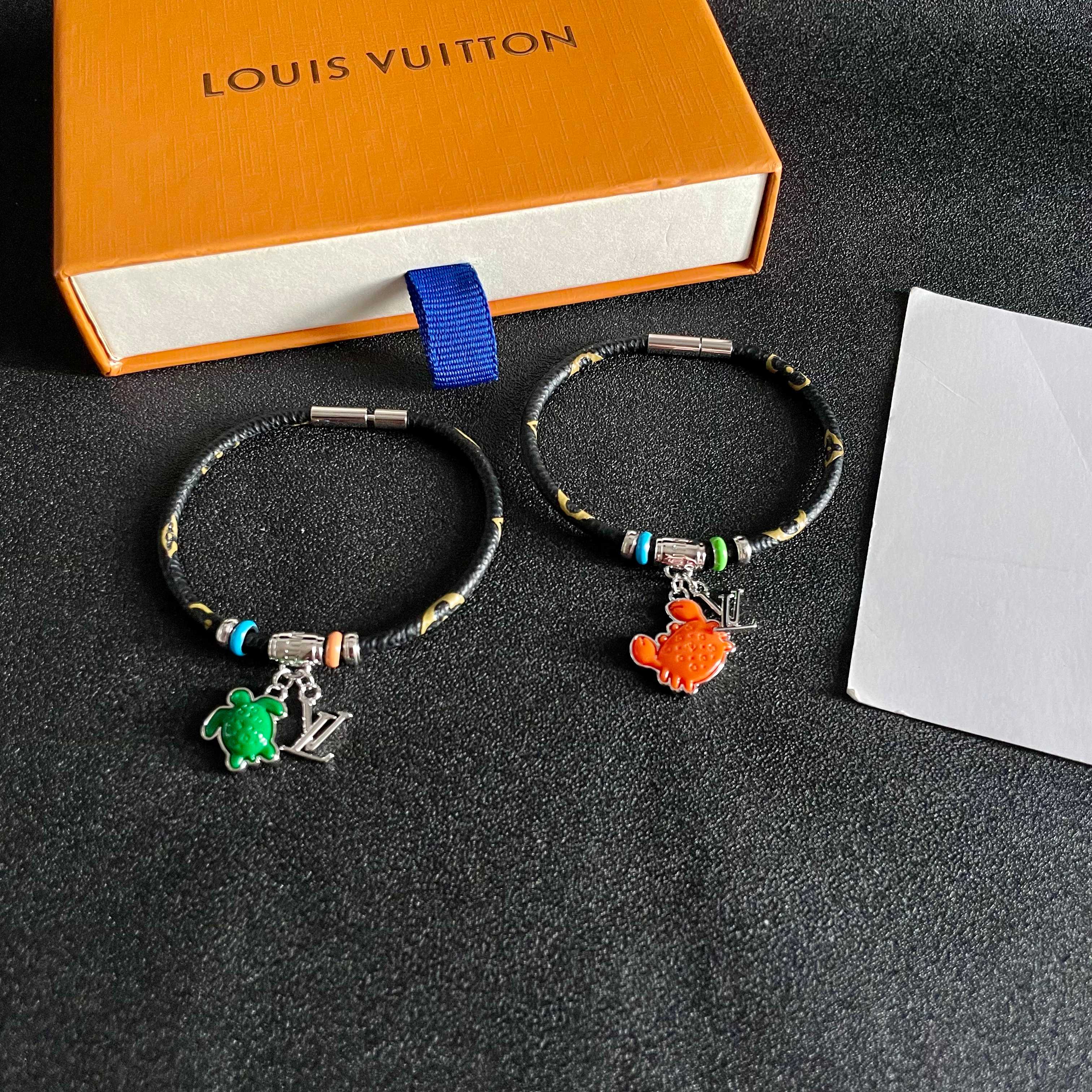 新品😍 2025新款 原单货 LV宽版皮革纹印花手镯🔹🔹Louis Vuitton 路易威登 🔹专柜一致
