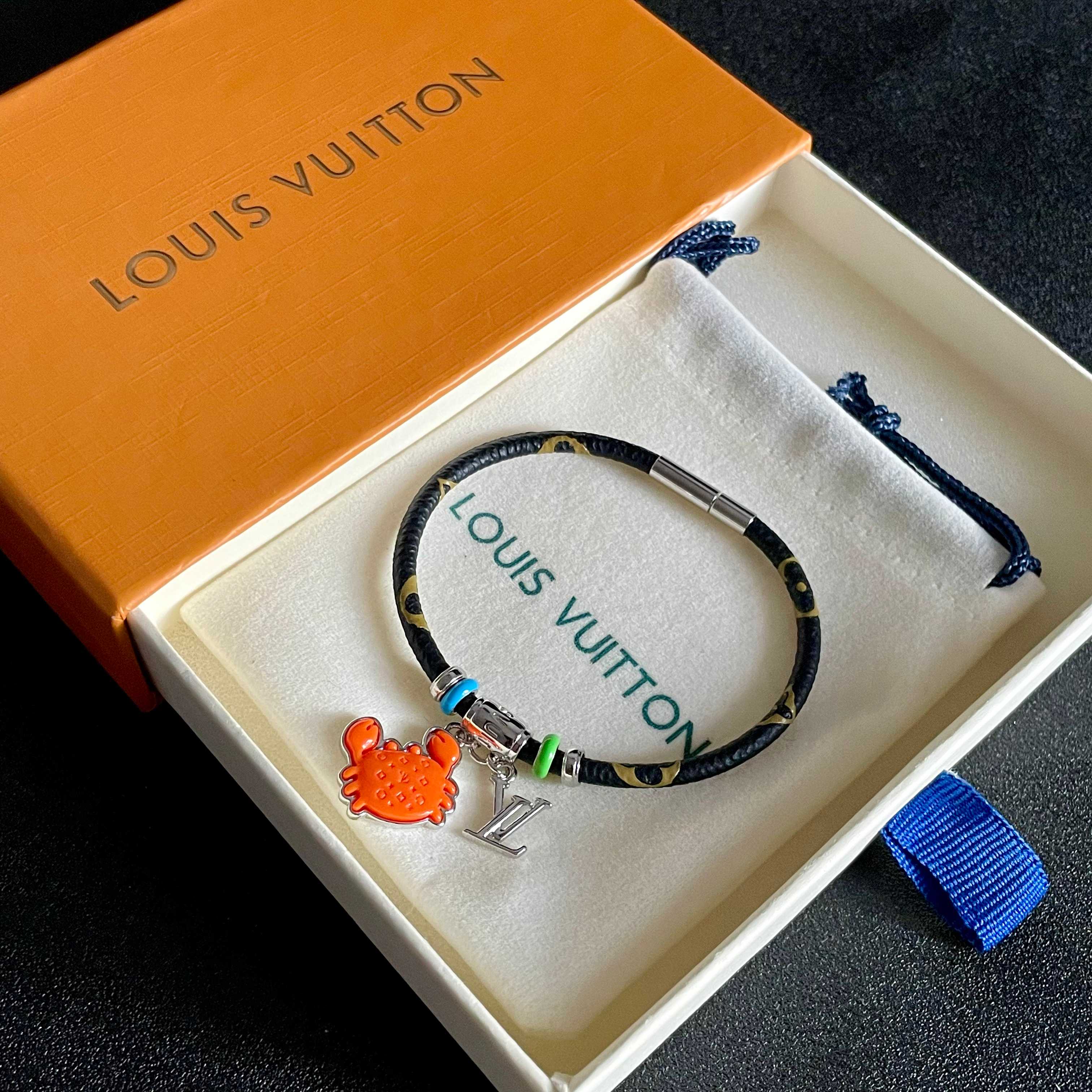 新品😍 2025新款 原单货 LV宽版皮革纹印花手镯🔹🔹Louis Vuitton 路易威登 🔹专柜一致