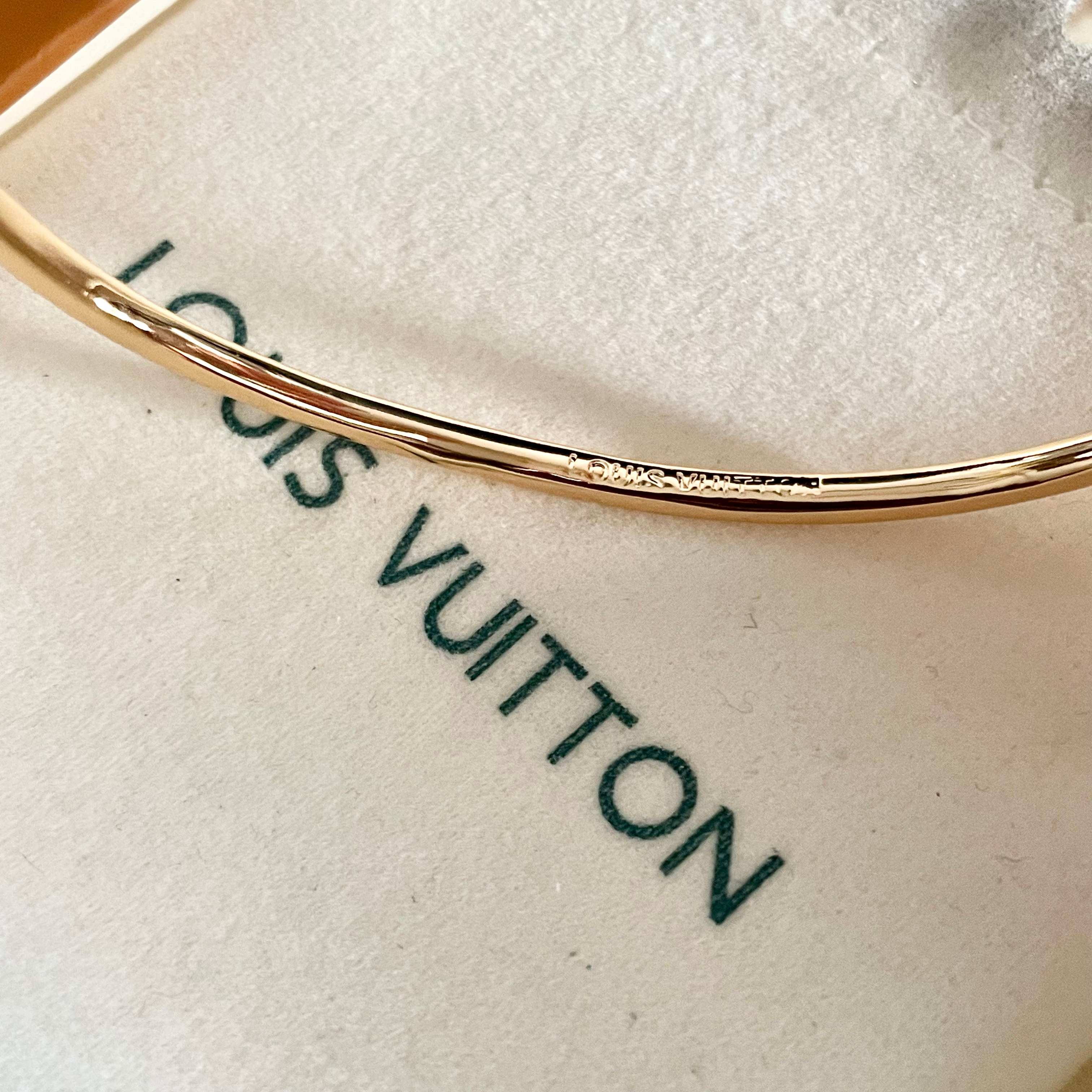 LV 手镯🔹🔹Louis Vuitton 路易威登🔹专柜一致材质 火爆款出货 设计独特 复古前卫 男神、
