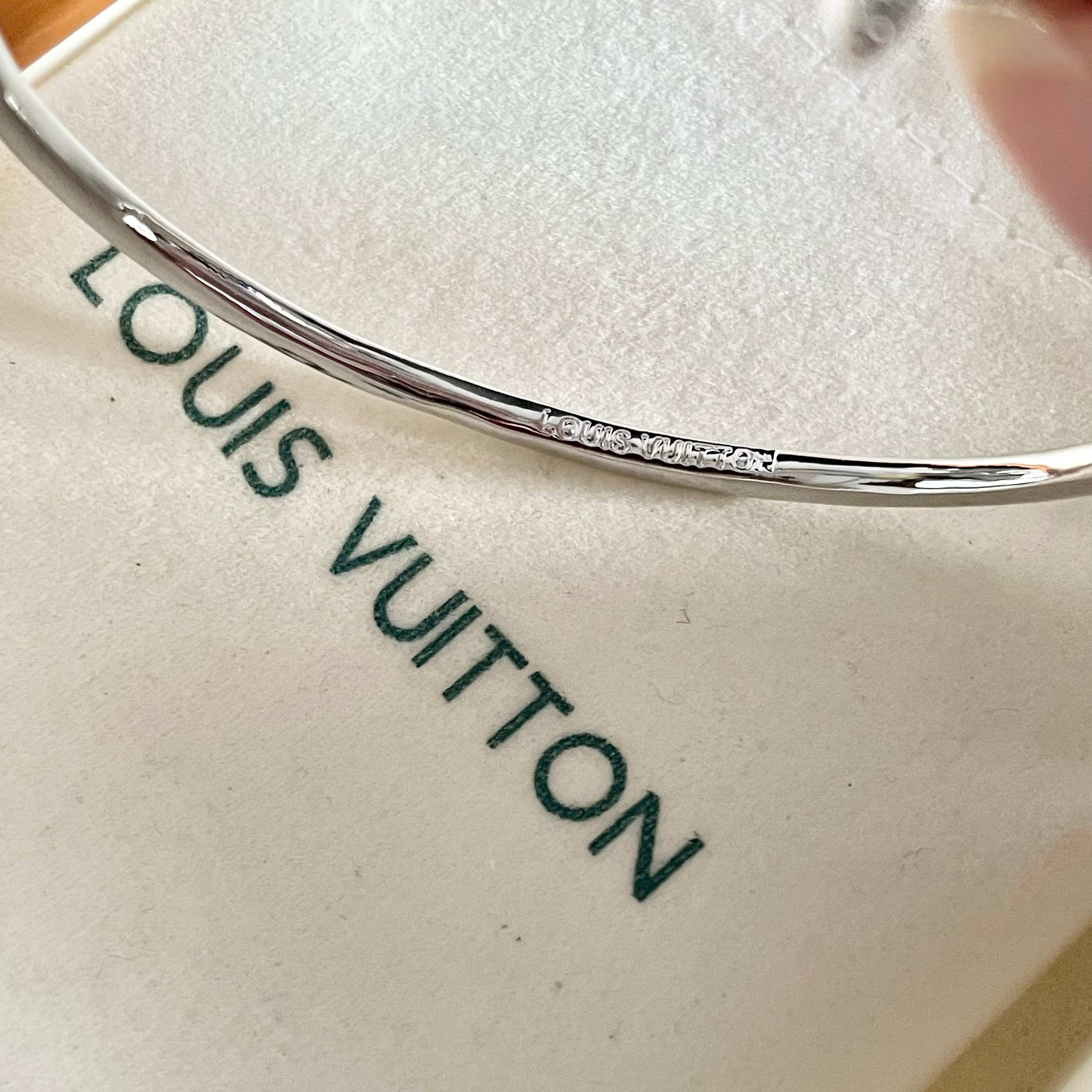 LV 手镯🔹🔹Louis Vuitton 路易威登🔹专柜一致材质 火爆款出货 设计独特 复古前卫 男神、