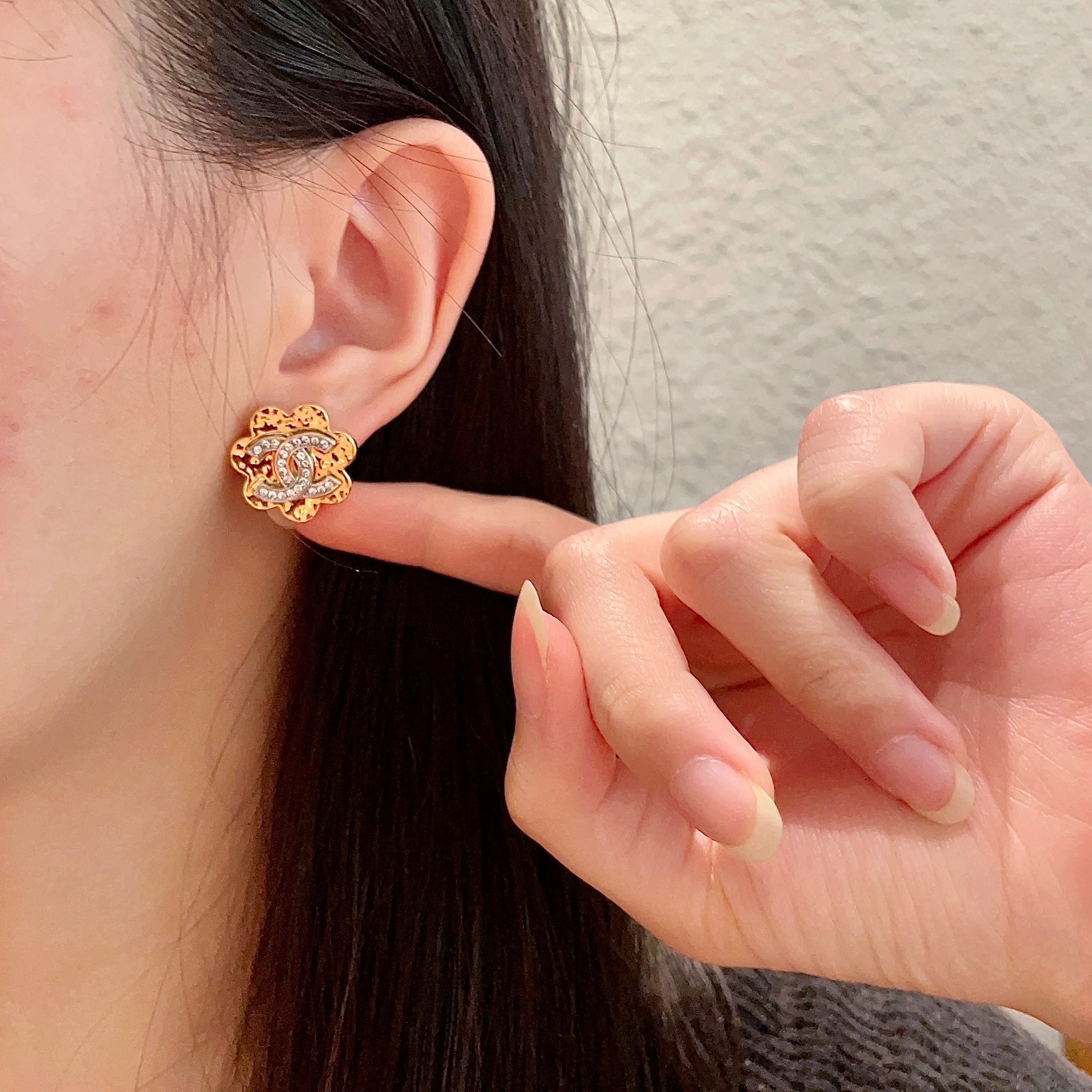 Chanel香奈儿 中古 耳钉👀小香家的款式真心无需多介绍😘🎶每一款都超好看，精致大方，非常显气质