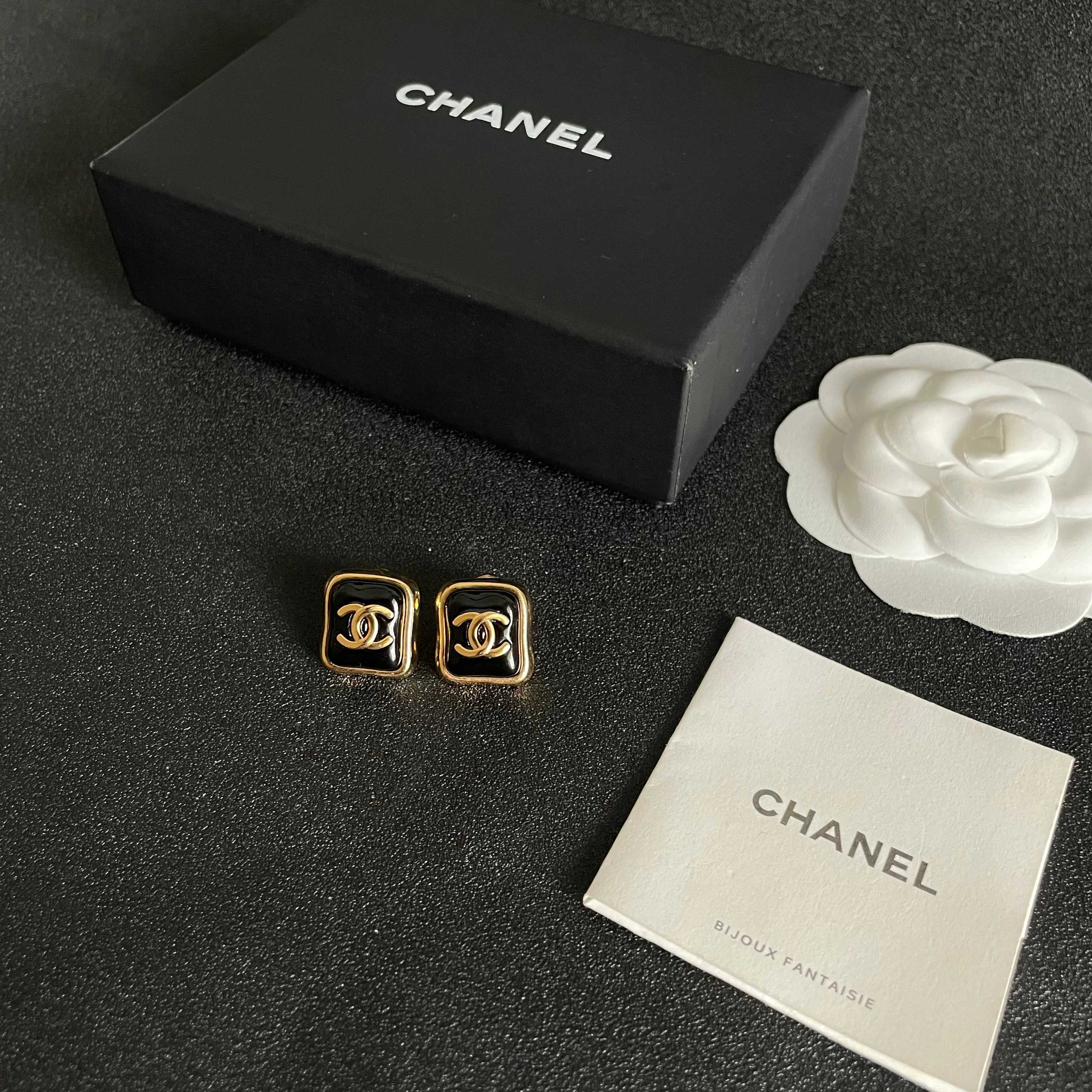 Chanel香奈儿 中古 耳钉👀小香家的款式真心无需多介绍😘🎶每一款都超好看，精致大方，非常显气质