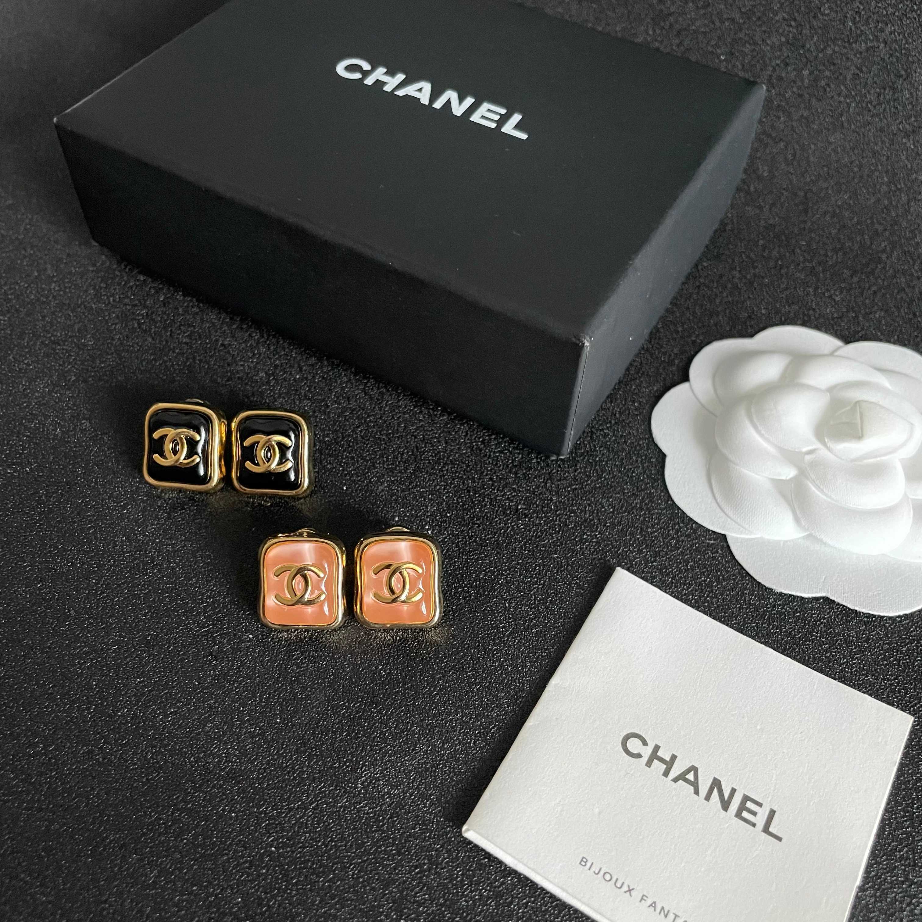 Chanel香奈儿 中古 耳钉👀小香家的款式真心无需多介绍😘🎶每一款都超好看，精致大方，非常显气质
