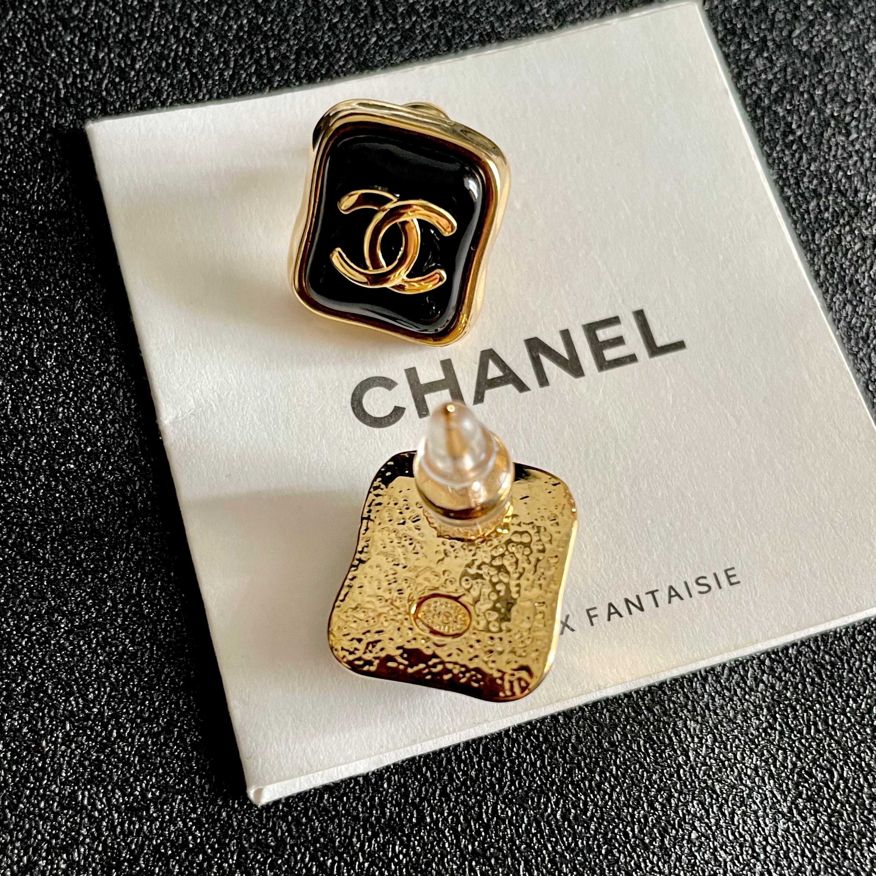 Chanel香奈儿 中古 耳钉👀小香家的款式真心无需多介绍😘🎶每一款都超好看，精致大方，非常显气质