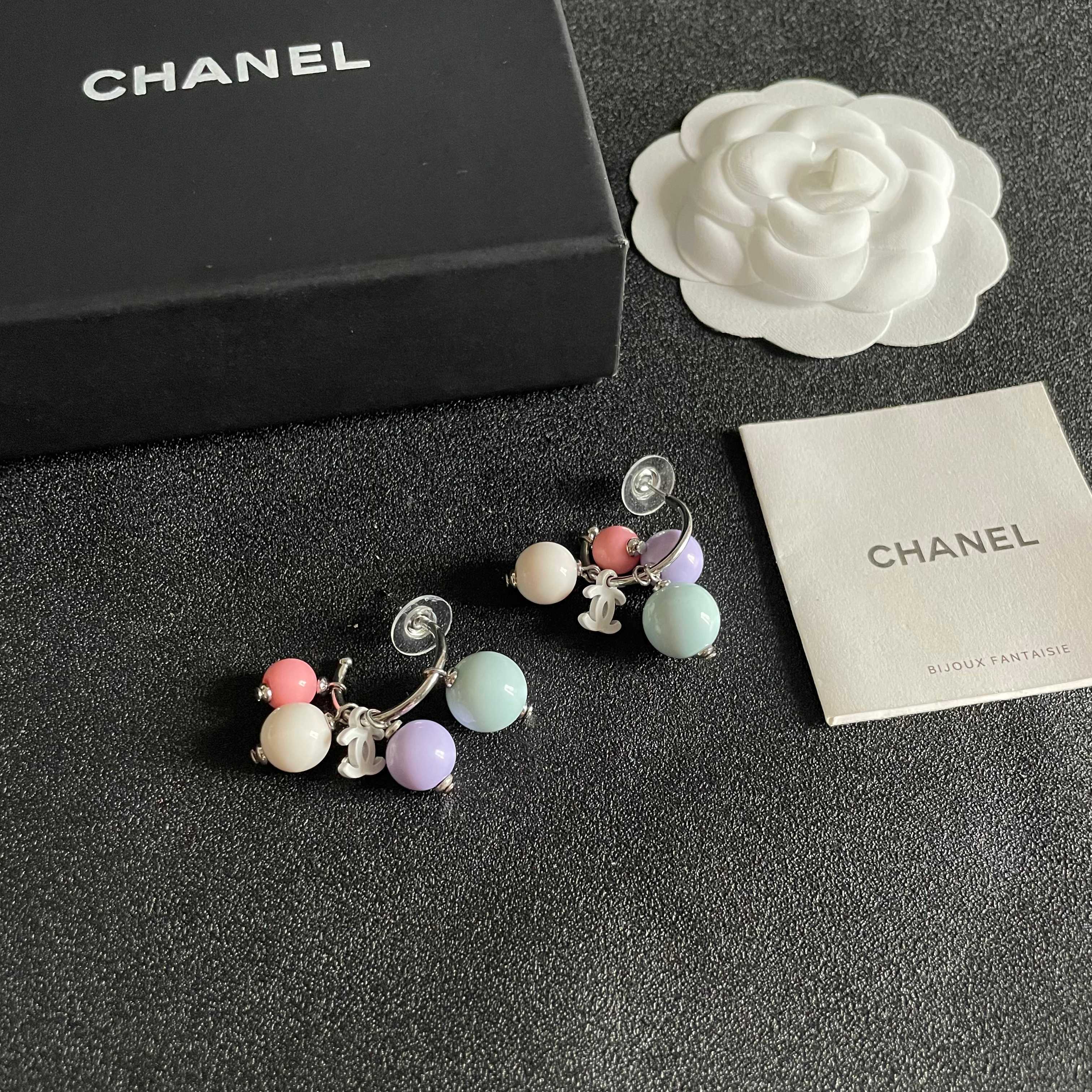 Chanel香奈儿 中古 耳钉👀小香家的款式真心无需多介绍😘🎶每一款都超好看，精致大方，非常显气质