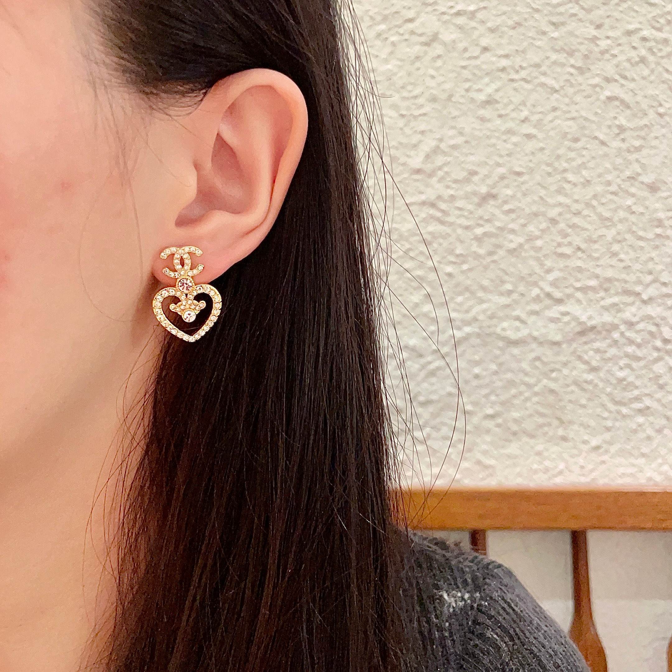 Chanel香奈儿 中古 耳钉👀小香家的款式真心无需多介绍😘🎶每一款都超好看，精致大方，非常显气质