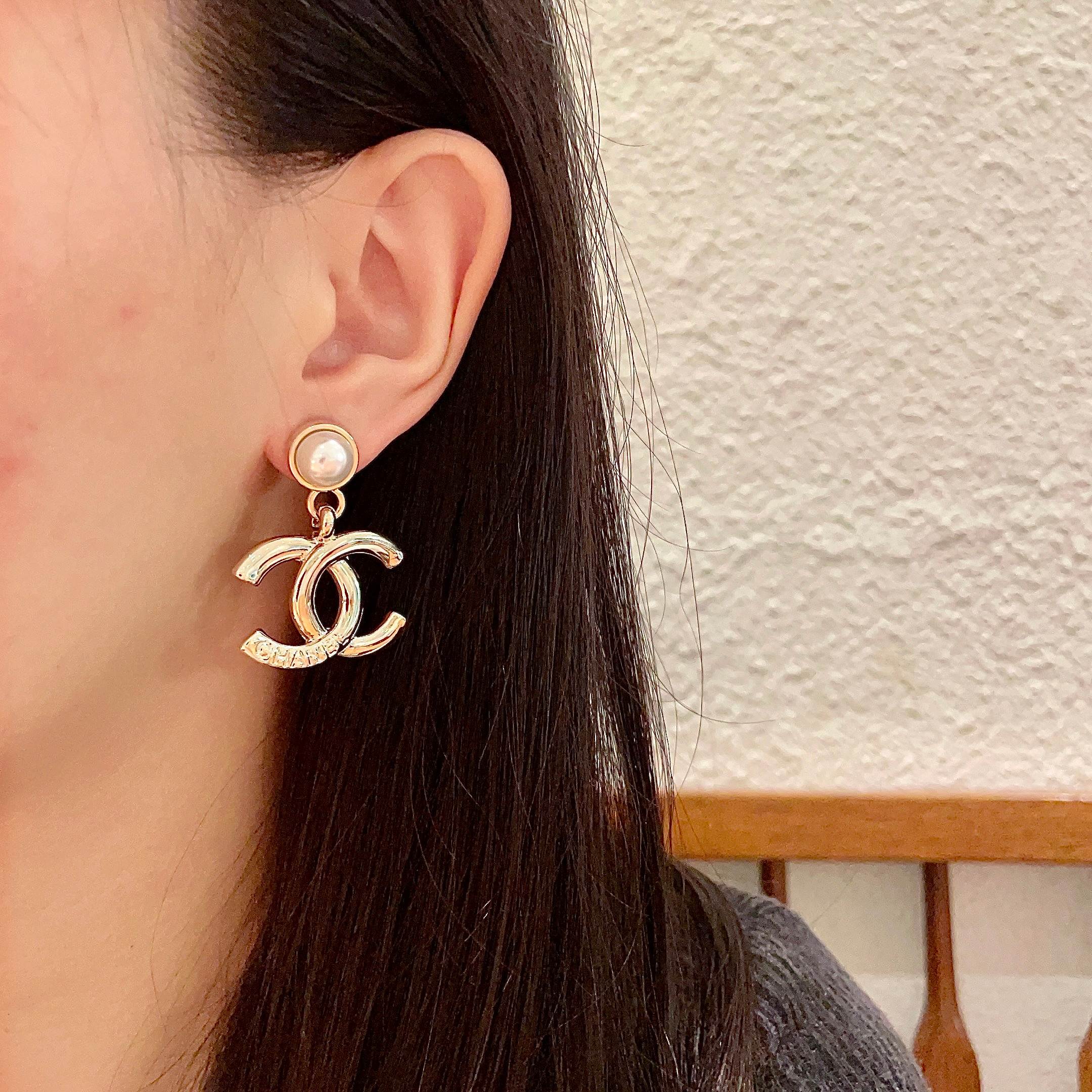 Chanel香奈儿 中古 耳钉👀小香家的款式真心无需多介绍😘🎶每一款都超好看，精致大方，非常显气质