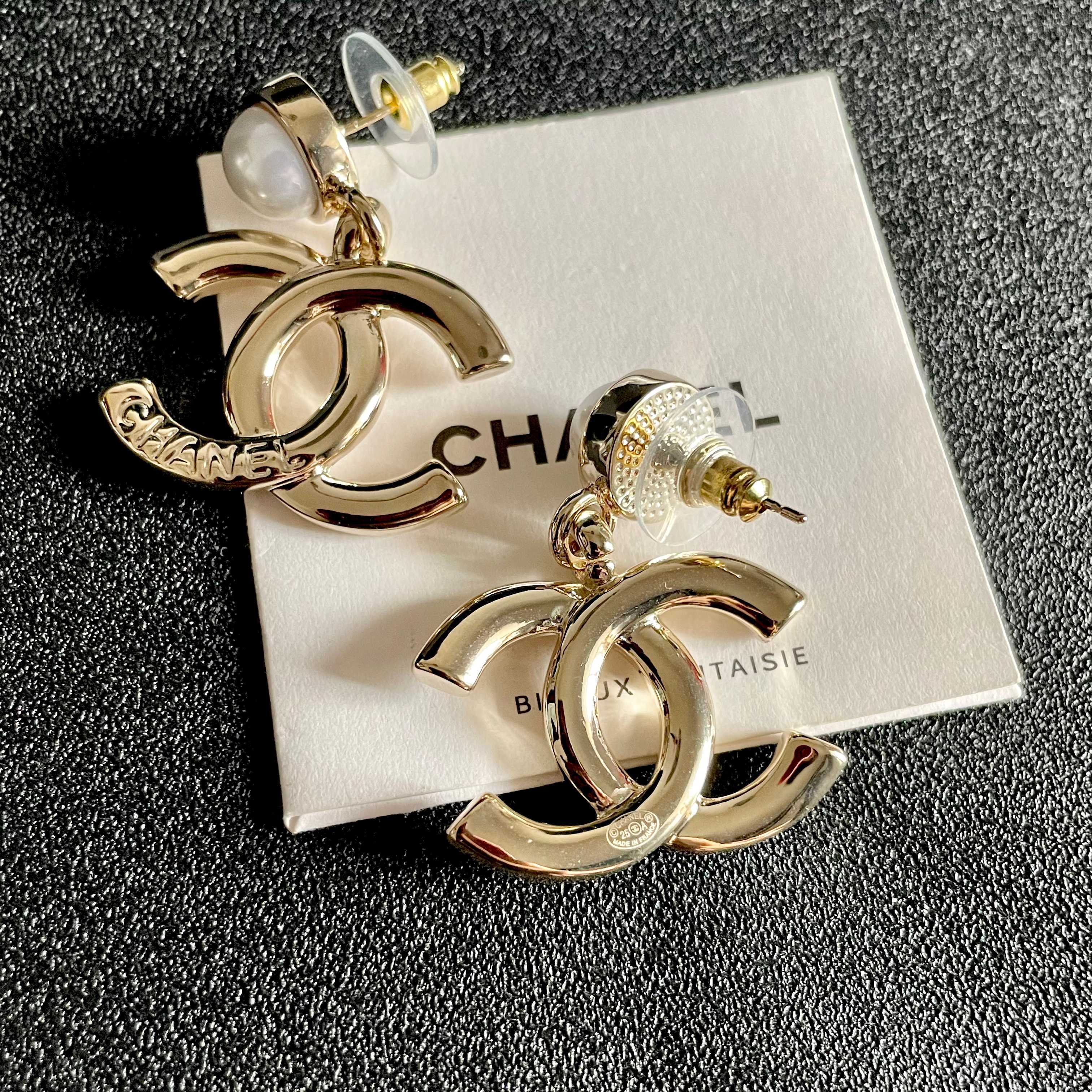 Chanel香奈儿 中古 耳钉👀小香家的款式真心无需多介绍😘🎶每一款都超好看，精致大方，非常显气质