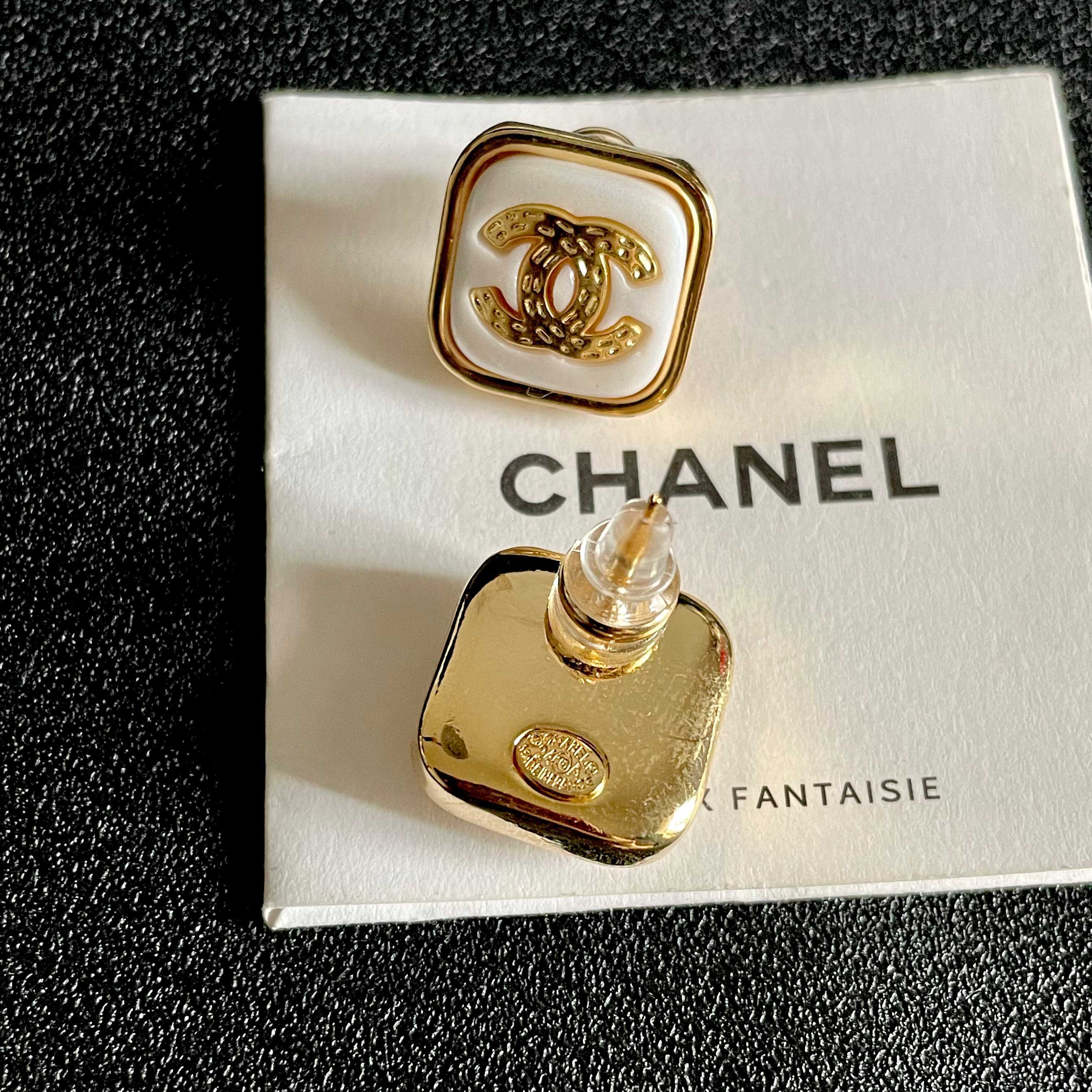 Chanel香奈儿 中古 耳钉👀小香家的款式真心无需多介绍😘🎶每一款都超好看，精致大方，非常显气质