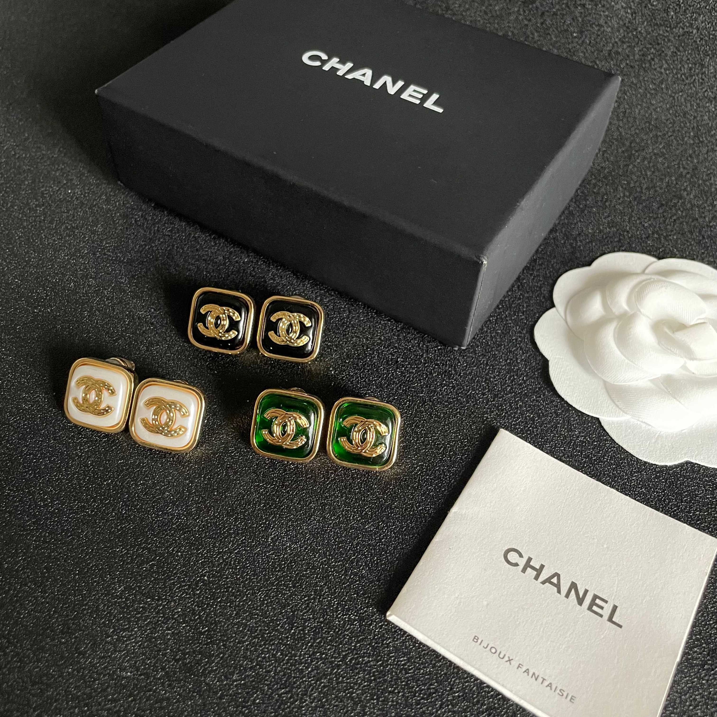 Chanel香奈儿 中古 耳钉👀小香家的款式真心无需多介绍😘🎶每一款都超好看，精致大方，非常显气质