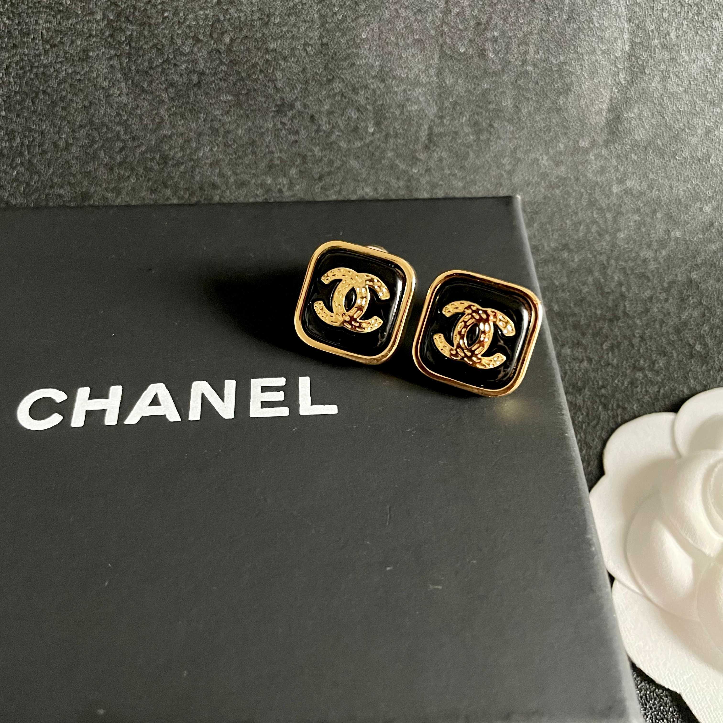 Chanel香奈儿 中古 耳钉👀小香家的款式真心无需多介绍😘🎶每一款都超好看，精致大方，非常显气质