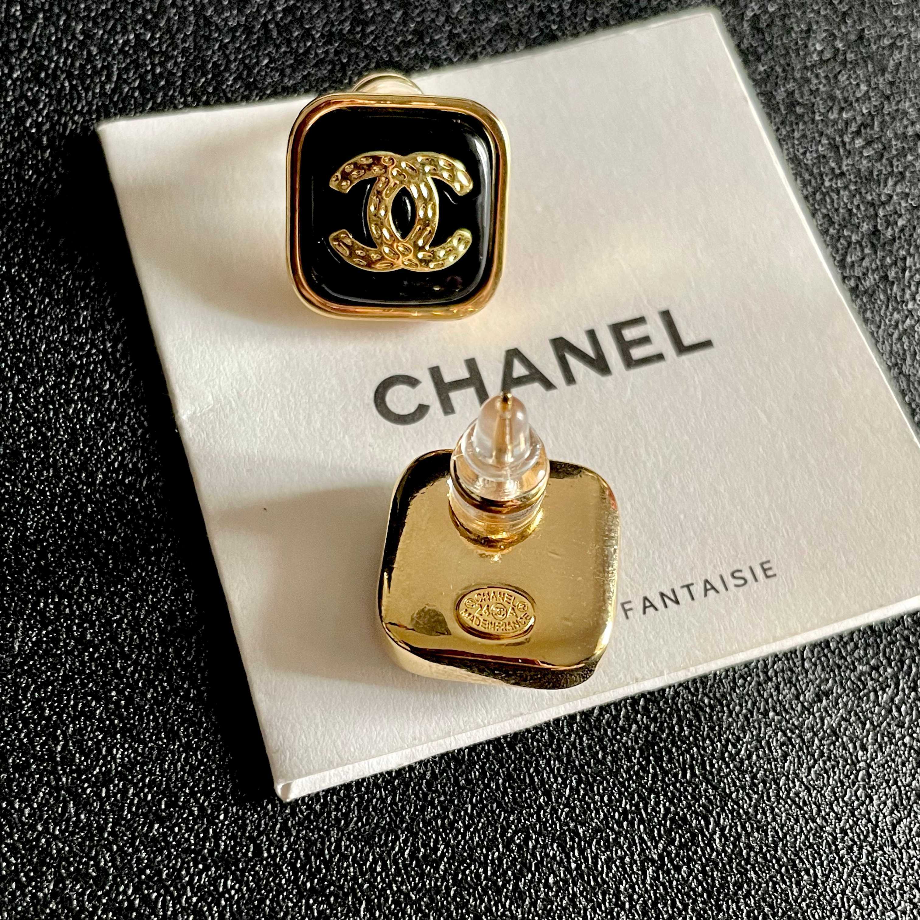Chanel香奈儿 中古 耳钉👀小香家的款式真心无需多介绍😘🎶每一款都超好看，精致大方，非常显气质