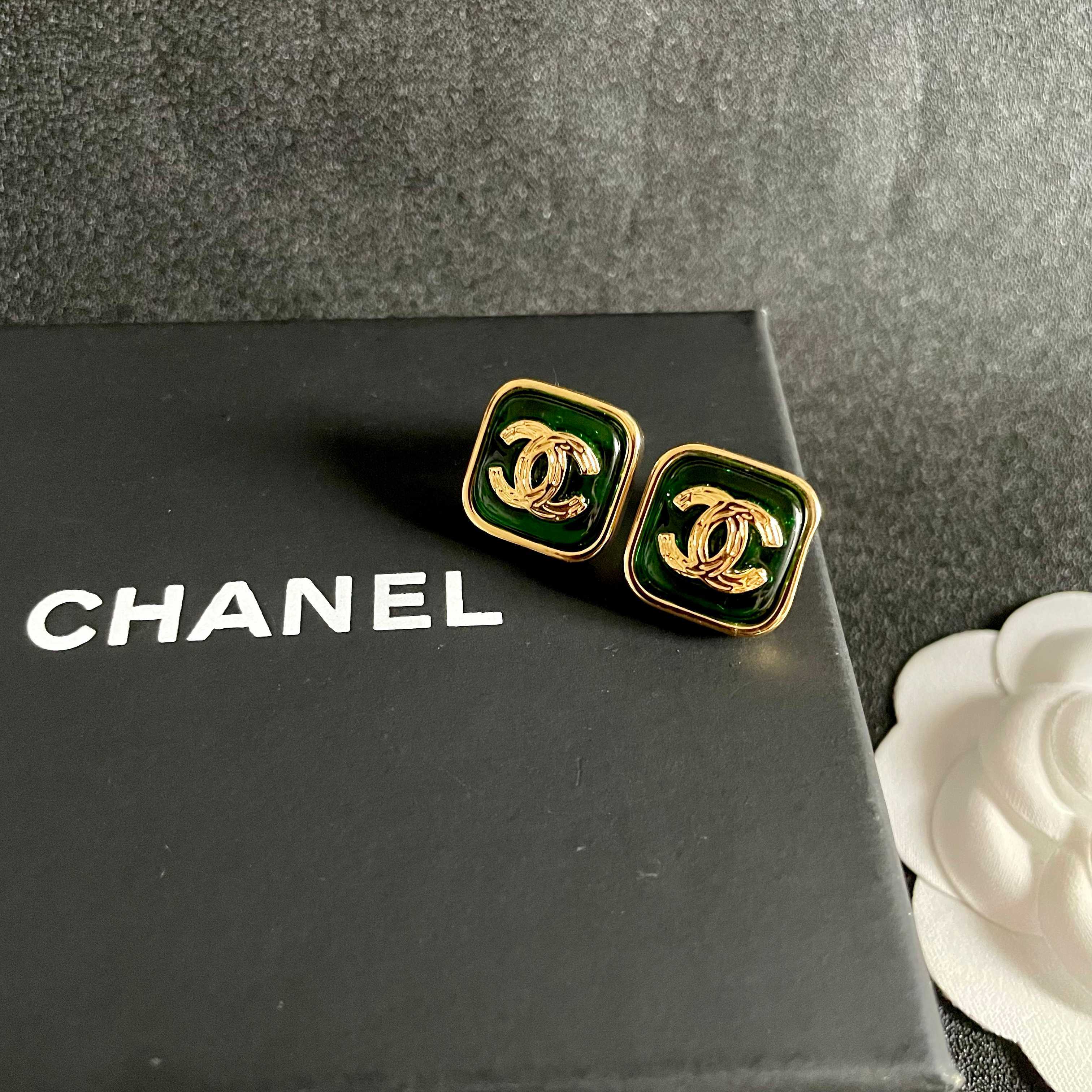 Chanel香奈儿 中古 耳钉👀小香家的款式真心无需多介绍😘🎶每一款都超好看，精致大方，非常显气质
