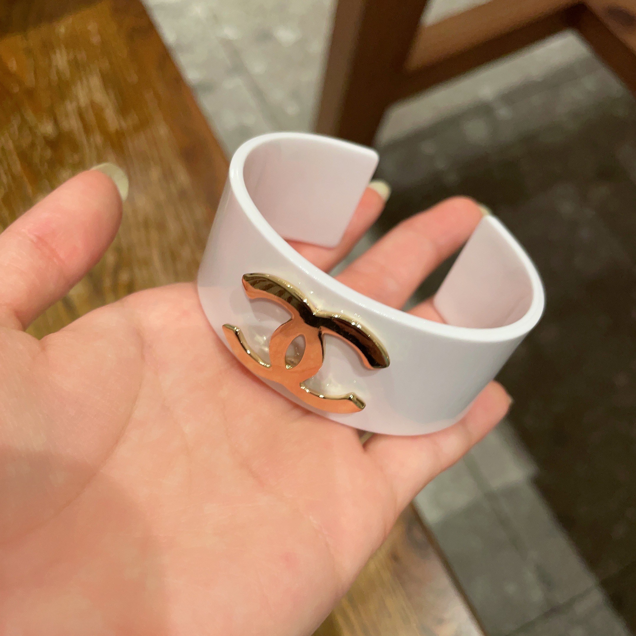 🌹CHANEL 香奈儿好品质亚克力宽版手镯bracelet jewelry 新款厚实手镯 高级定制精致小