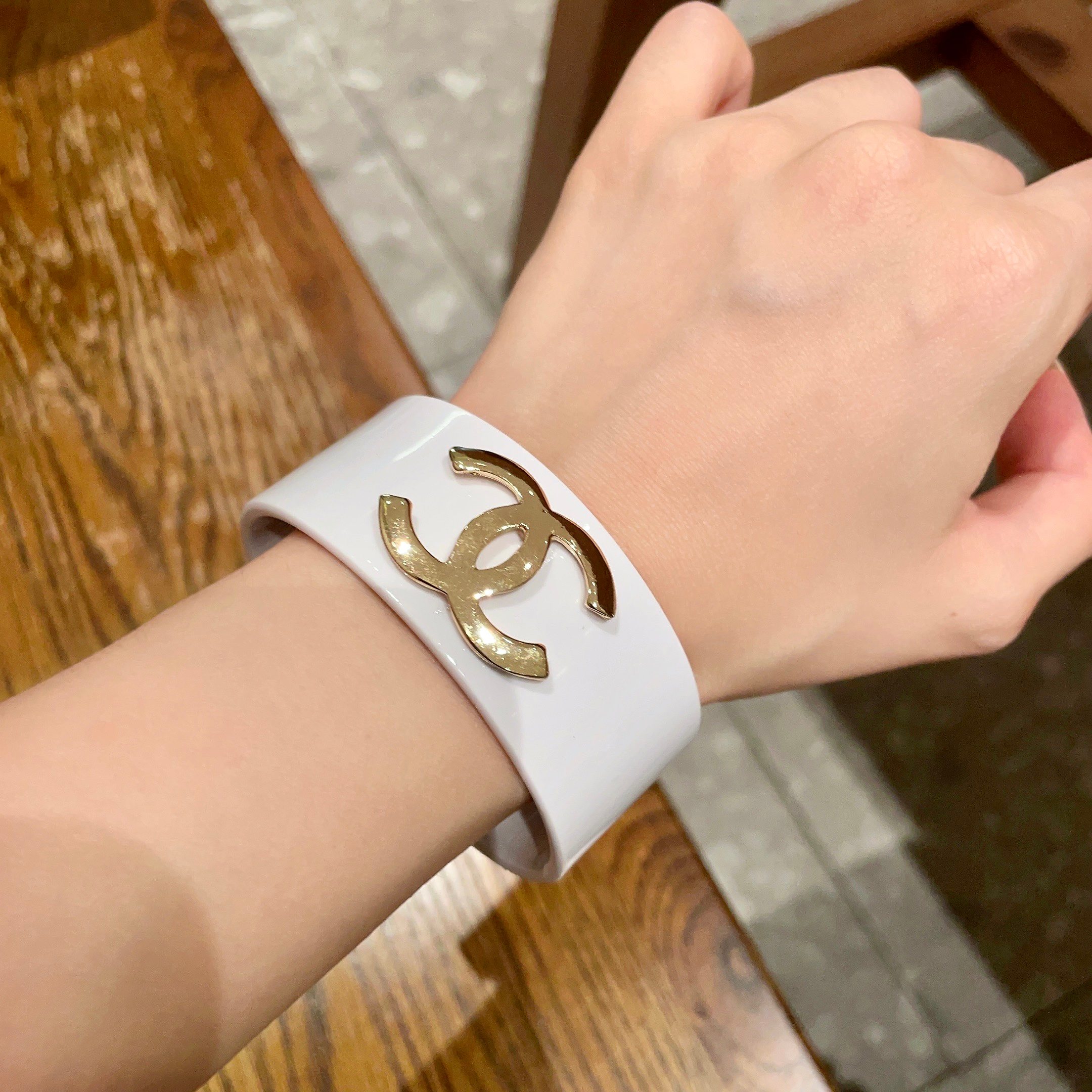 🌹CHANEL 香奈儿好品质亚克力宽版手镯bracelet jewelry 新款厚实手镯 高级定制精致小