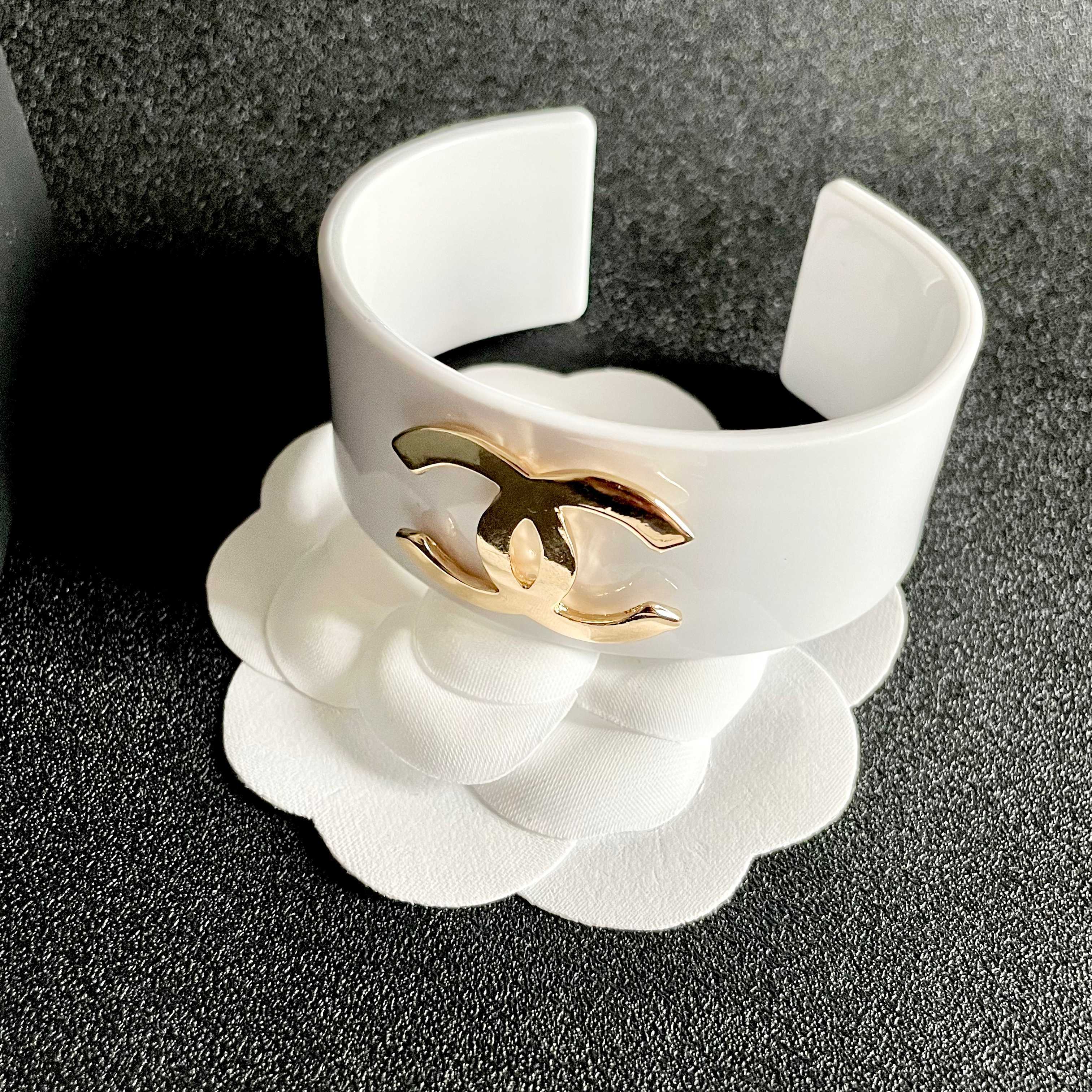 🌹CHANEL 香奈儿好品质亚克力宽版手镯bracelet jewelry 新款厚实手镯 高级定制精致小