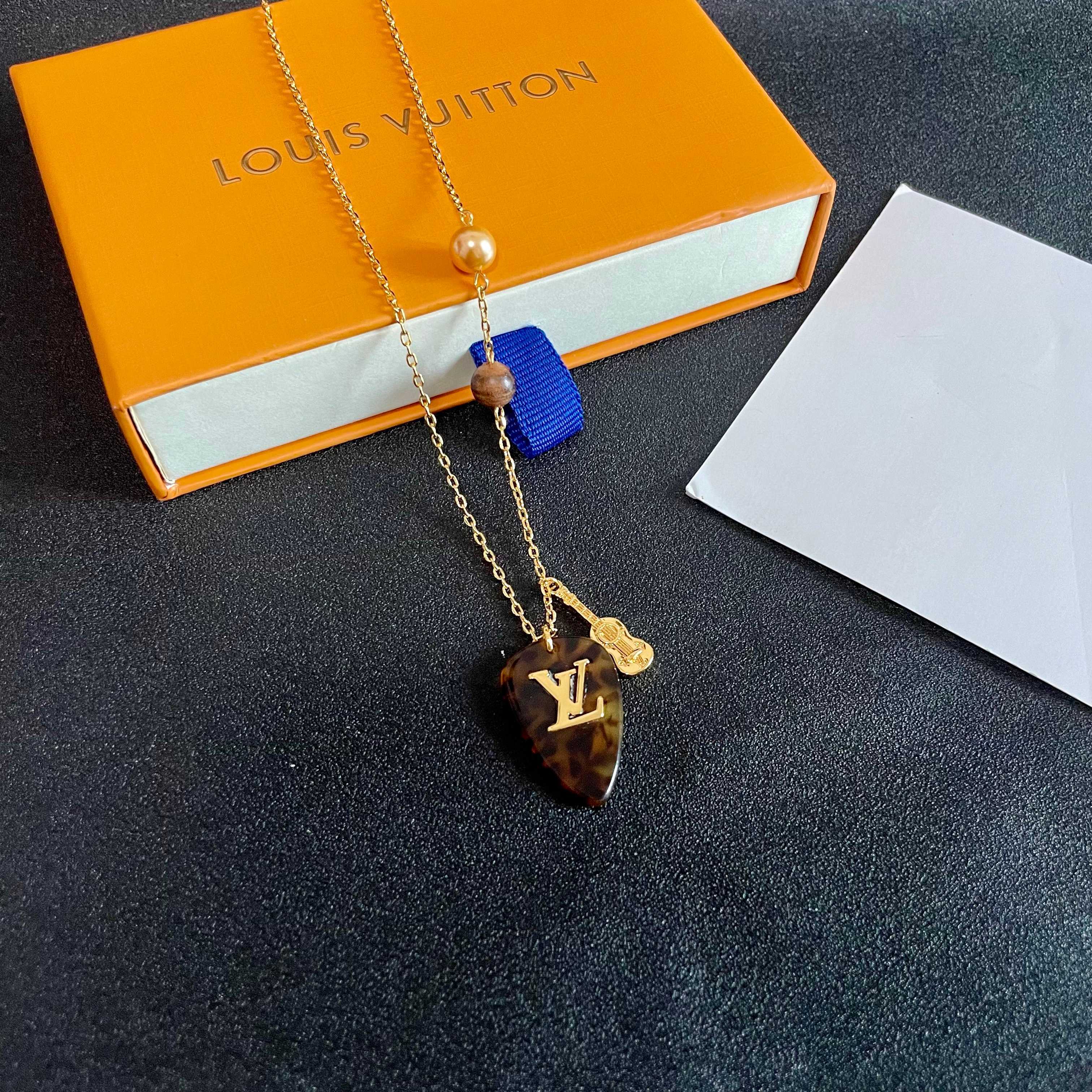 LV 项链🔹🔹Louis Vuitton 路易威登🔹专柜一致材质 火爆款出货 设计独特 复古前卫 男神、