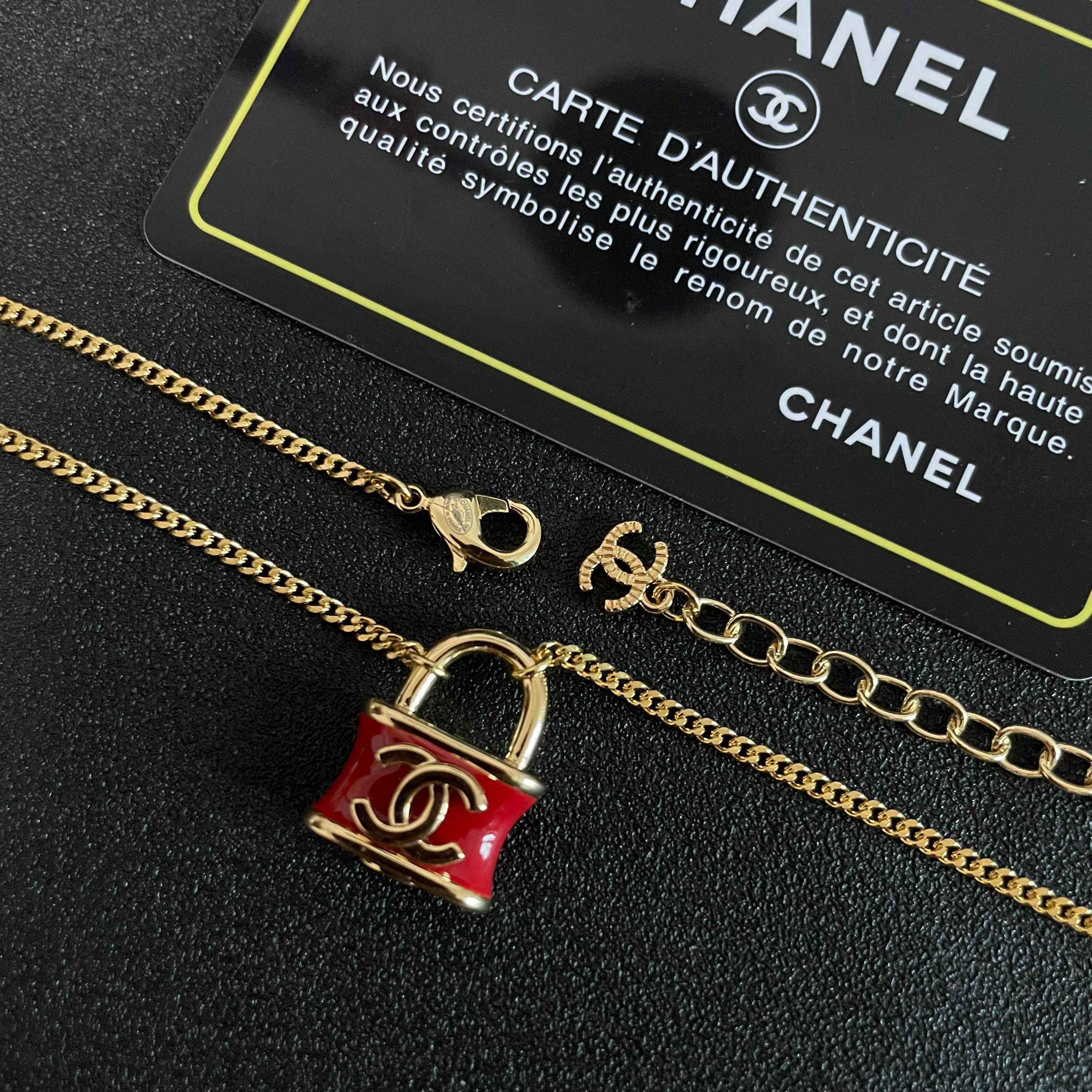 Chanel香奈儿 中古 字母项链👀小香家的款式真心无需多介绍😘🎶每一款都超好看，精致大方，非常显气质.
