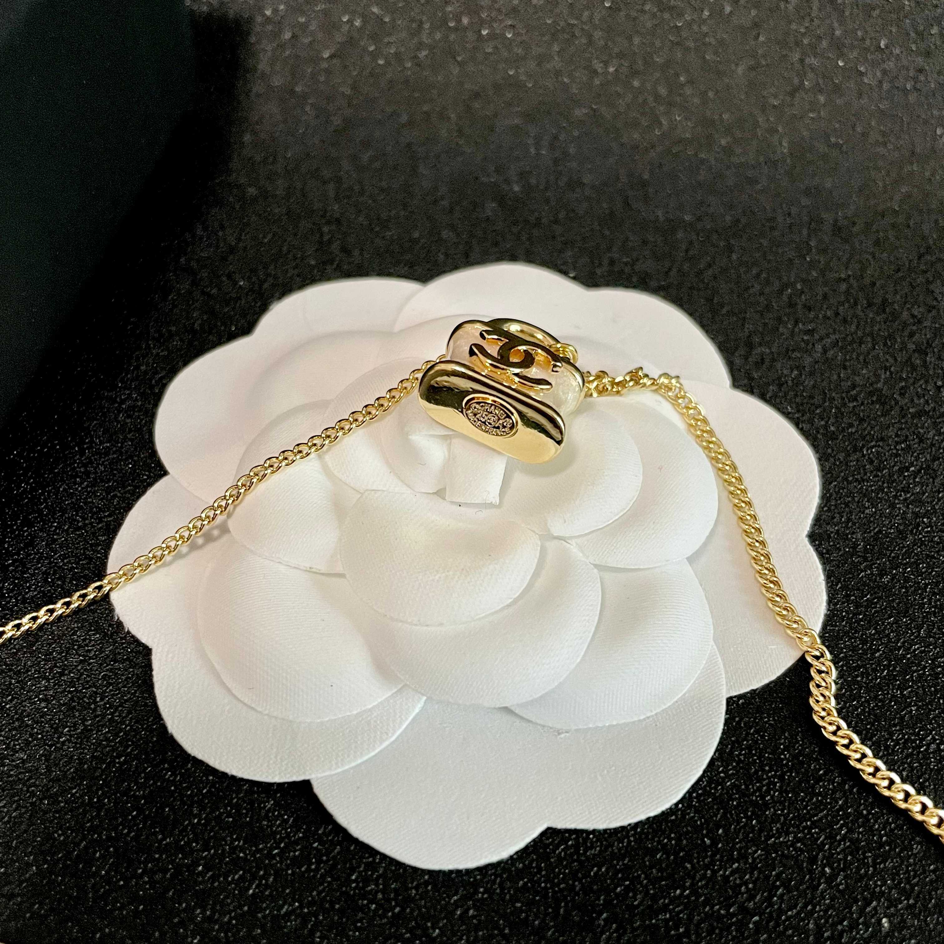 Chanel香奈儿 中古 字母项链👀小香家的款式真心无需多介绍😘🎶每一款都超好看，精致大方，非常显气质.