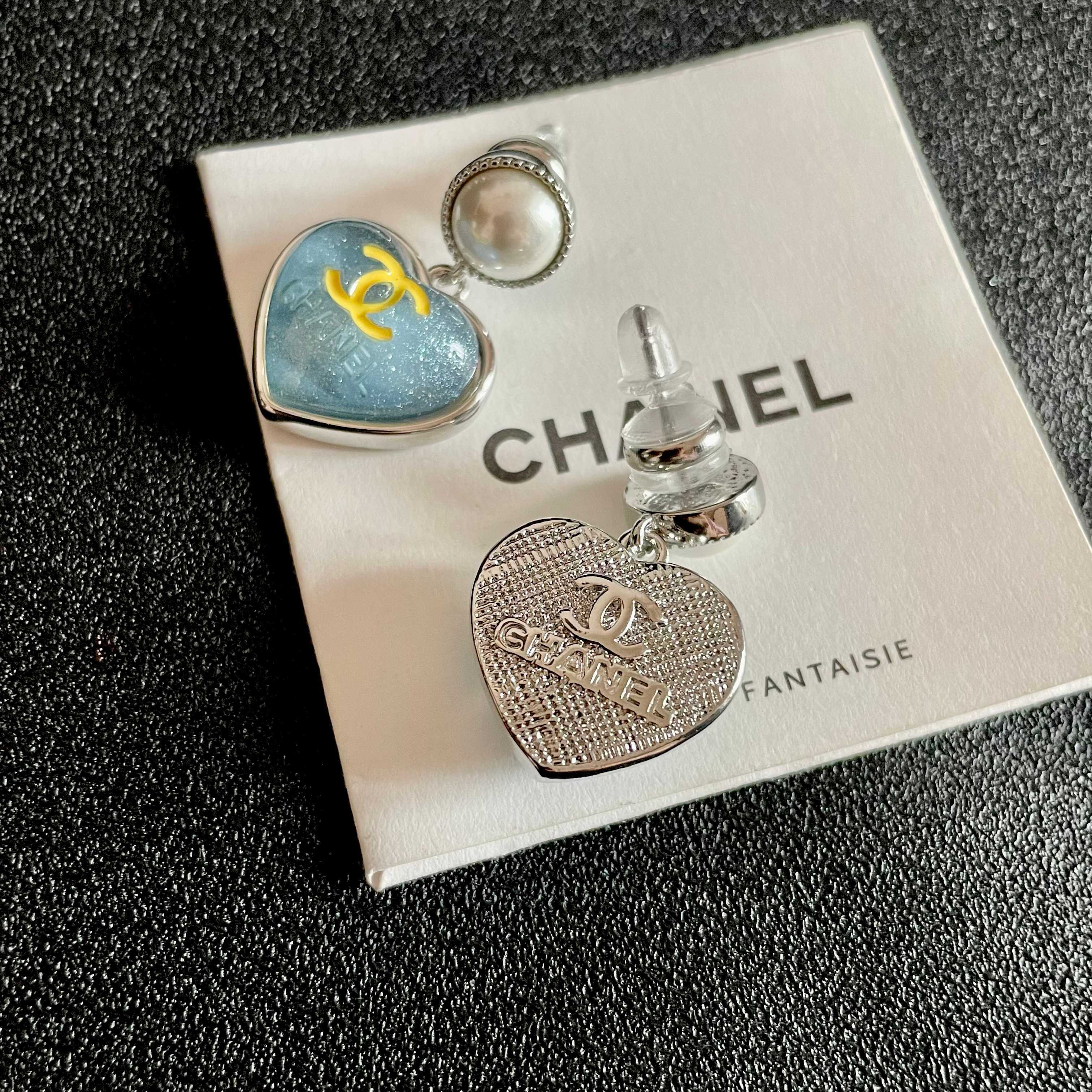 Chanel香奈儿 中古 双C耳钉👀原版复刻logo 小香家的款式真心无需多介绍😘🎶每一款都超好看，精致