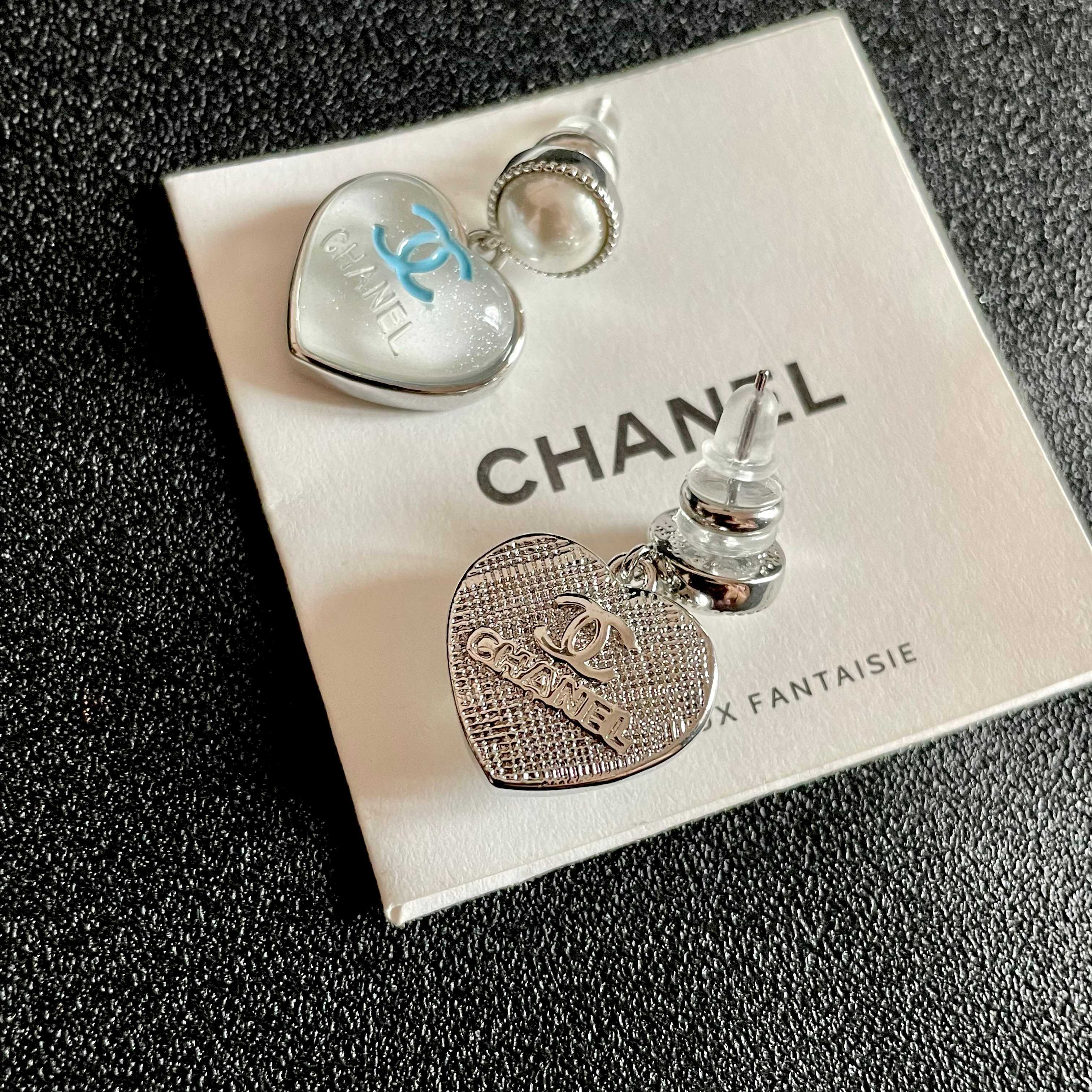 Chanel香奈儿 中古 双C耳钉👀原版复刻logo 小香家的款式真心无需多介绍😘🎶每一款都超好看，精致