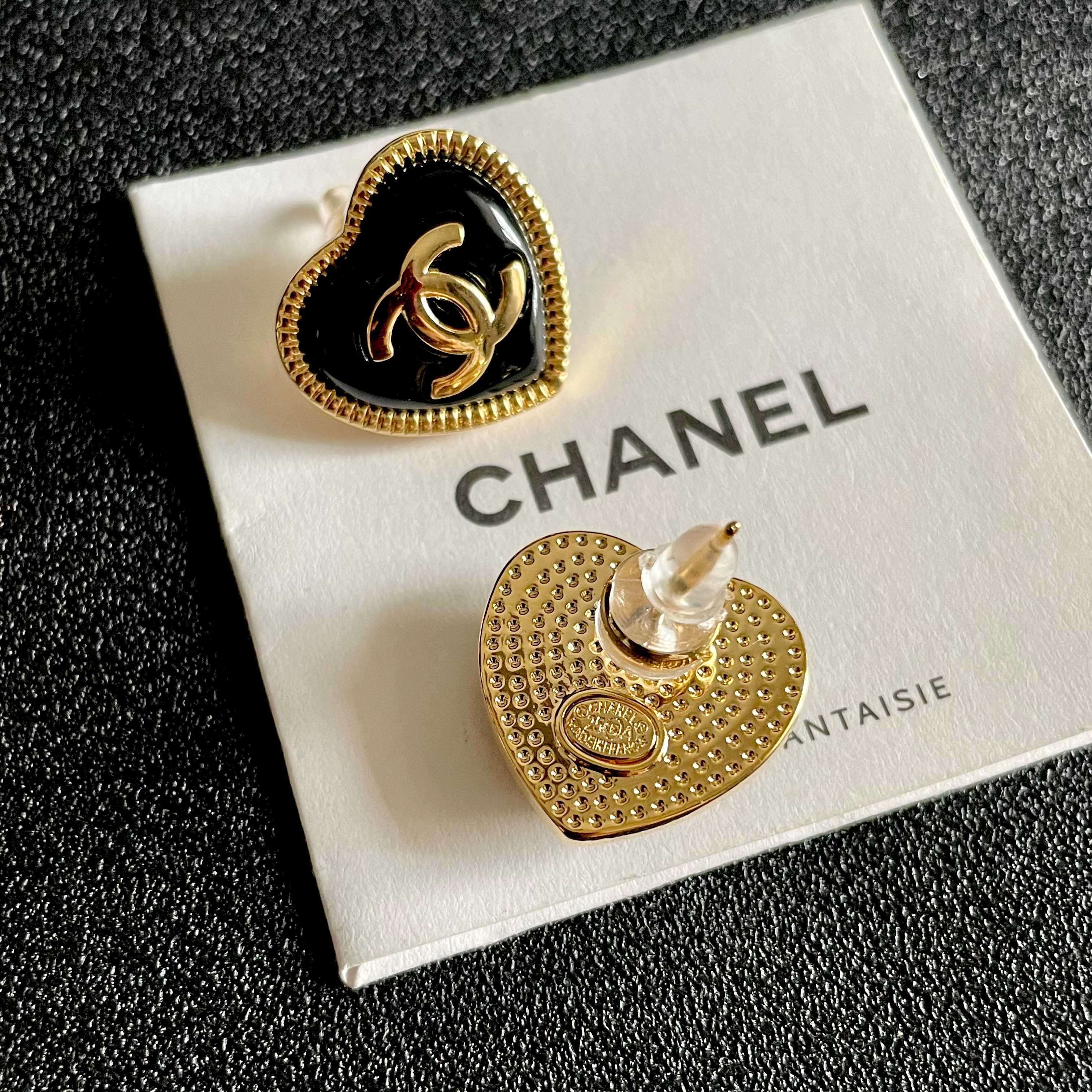 Chanel香奈儿 中古 双C耳钉👀原版复刻logo 小香家的款式真心无需多介绍😘🎶每一款都超好看，精致