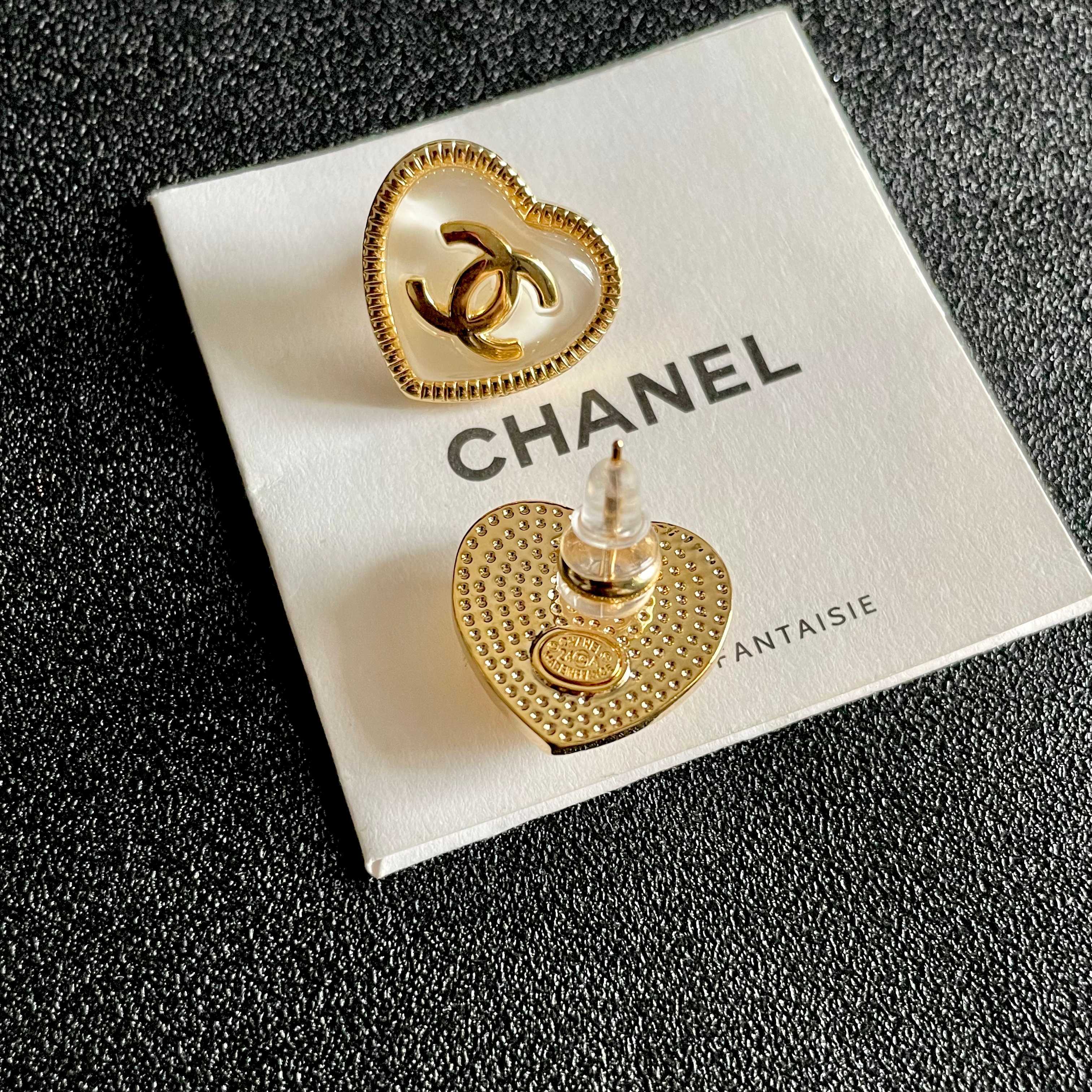 Chanel香奈儿 中古 双C耳钉👀原版复刻logo 小香家的款式真心无需多介绍😘🎶每一款都超好看，精致