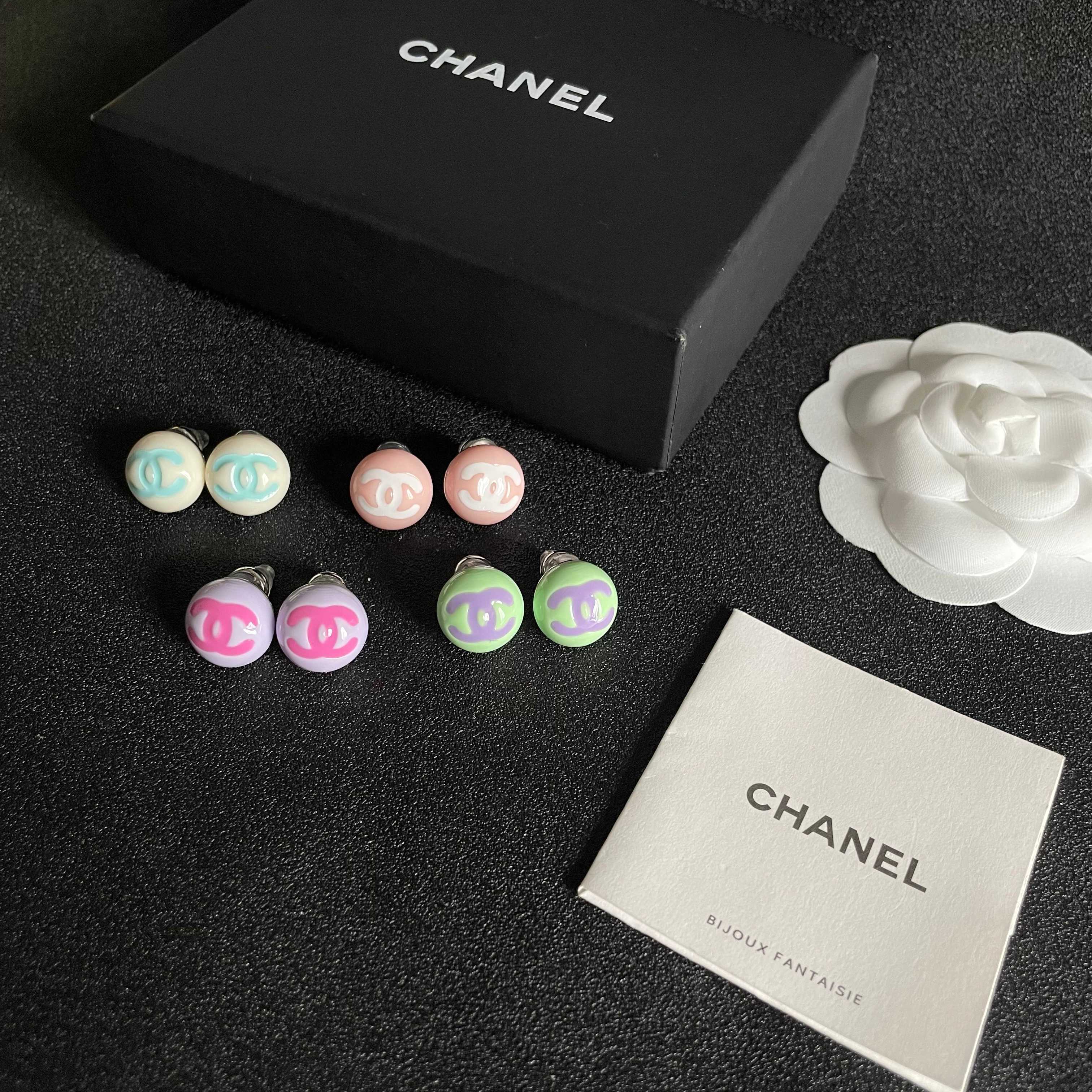 Chanel香奈儿 中古 双C耳钉👀原版复刻logo 小香家的款式真心无需多介绍😘🎶每一款都超好看，精致