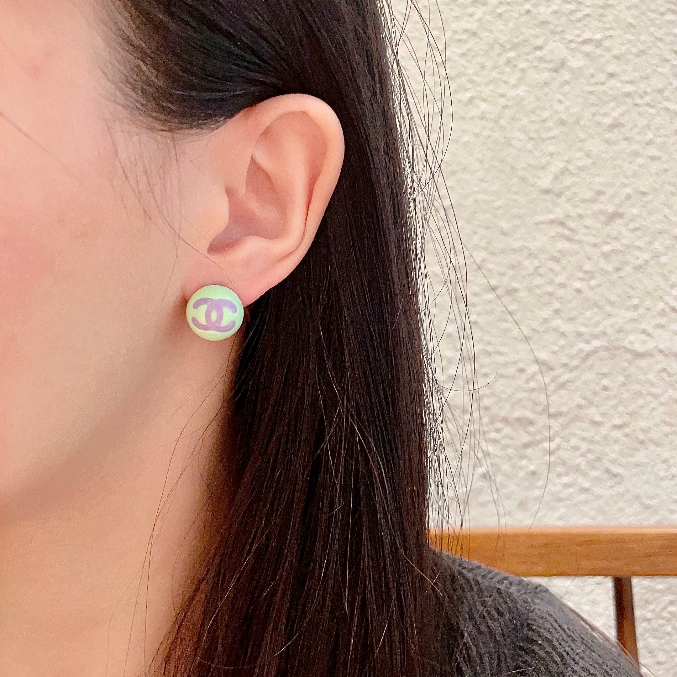 Chanel香奈儿 中古 双C耳钉👀原版复刻logo 小香家的款式真心无需多介绍😘🎶每一款都超好看，精致