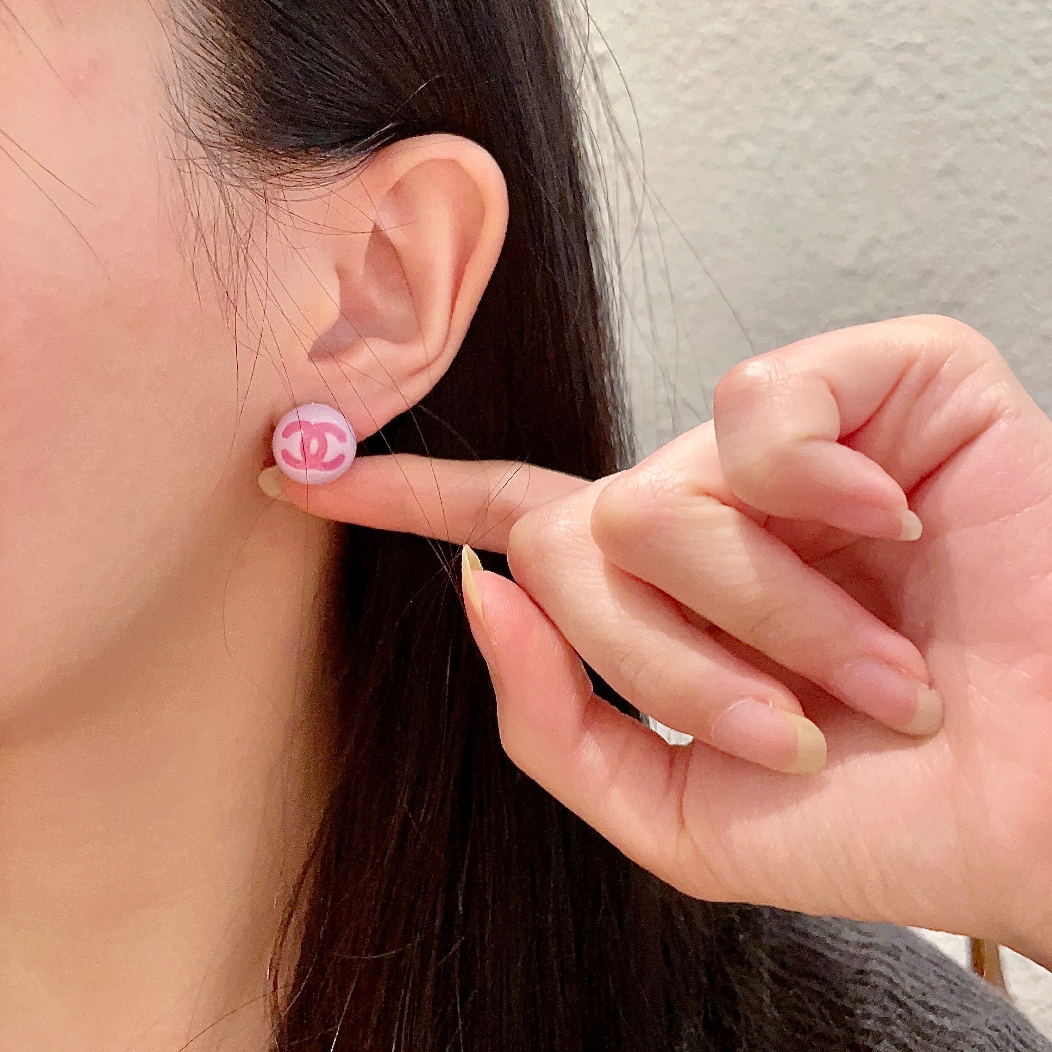 Chanel香奈儿 中古 双C耳钉👀原版复刻logo 小香家的款式真心无需多介绍😘🎶每一款都超好看，精致