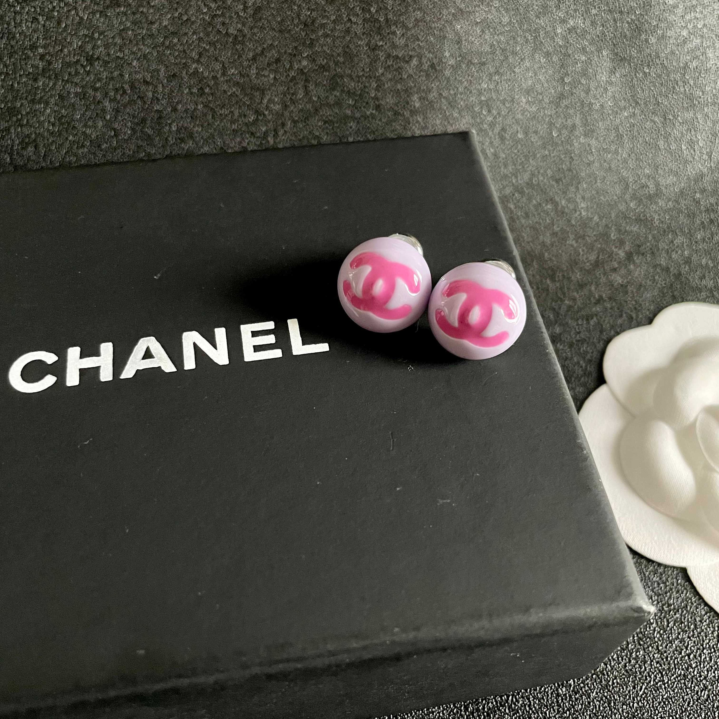 Chanel香奈儿 中古 双C耳钉👀原版复刻logo 小香家的款式真心无需多介绍😘🎶每一款都超好看，精致