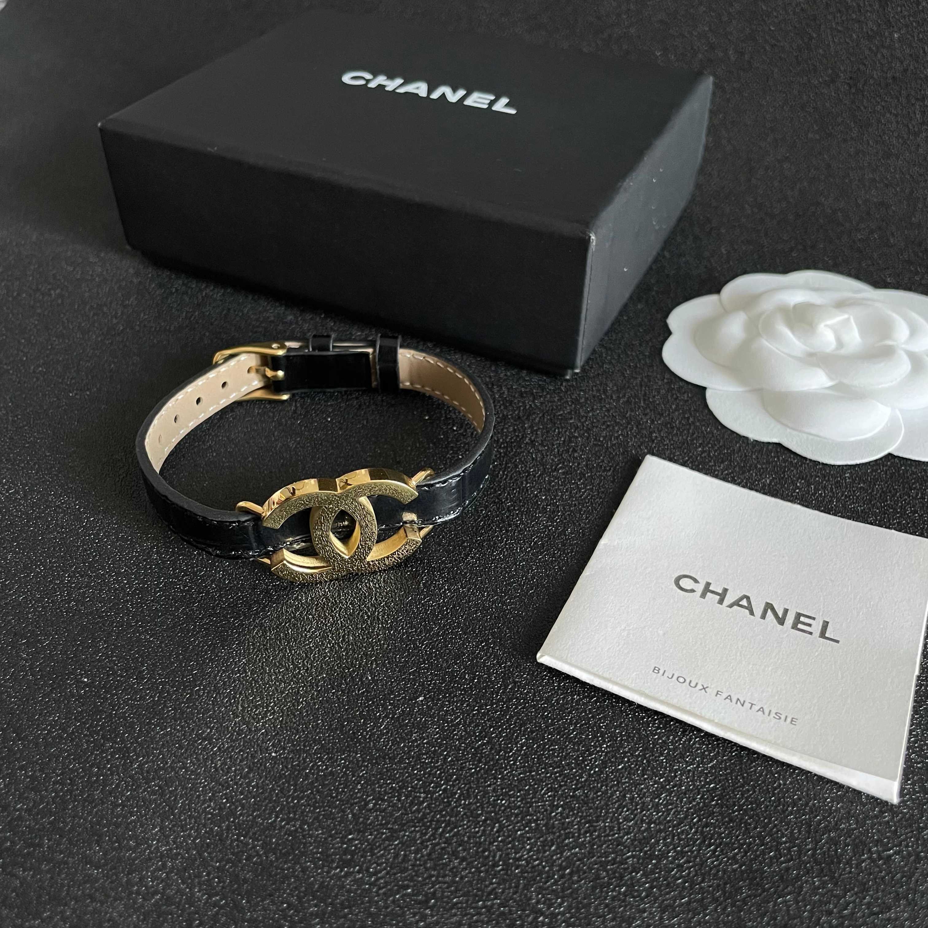 新品😍 小香风Chanel2025新款 原单货皮革手镯🔹🔹 🔹专柜一致材质 火爆款出货 设计独特 复古前