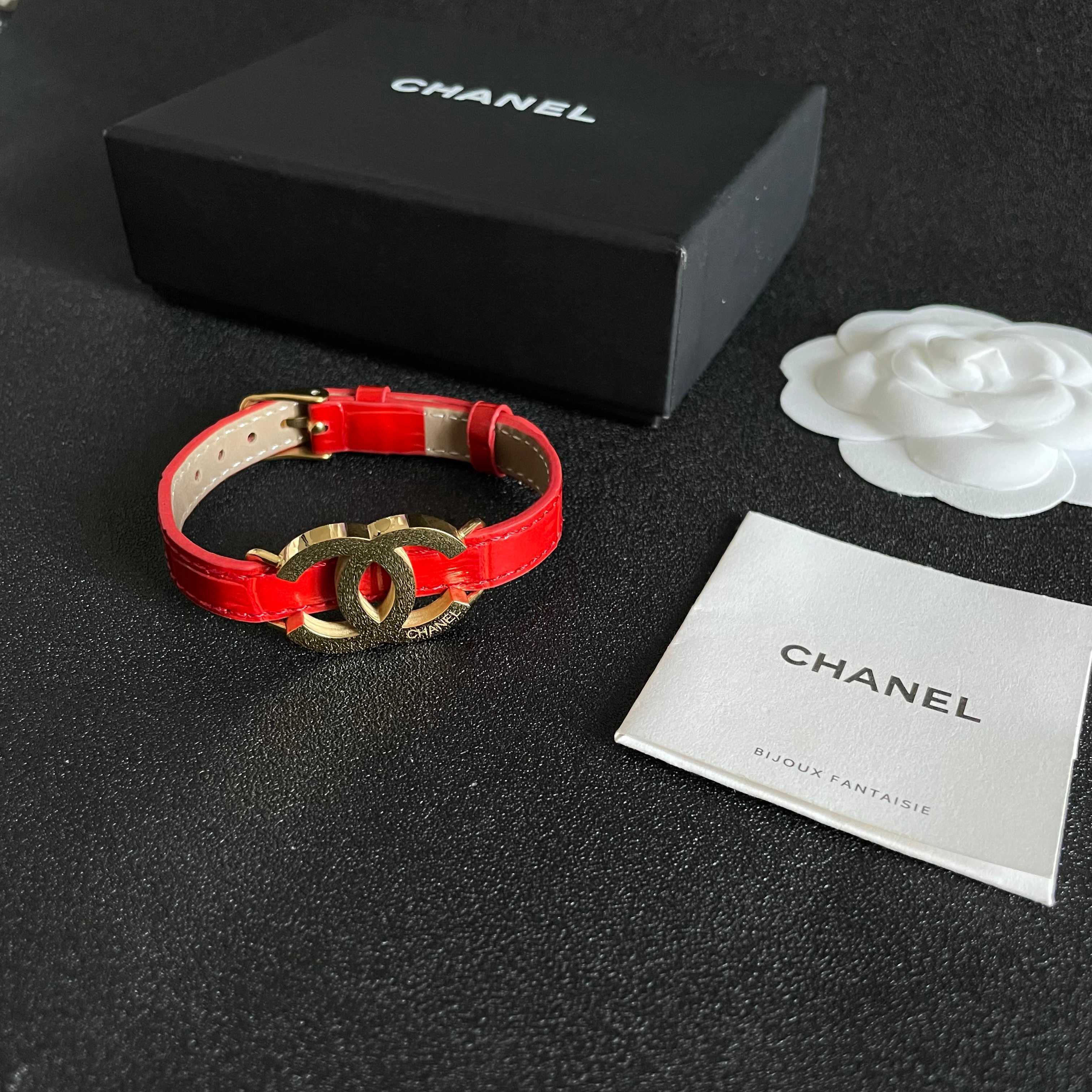 新品😍 小香风Chanel2025新款 原单货皮革手镯🔹🔹 🔹专柜一致材质 火爆款出货 设计独特 复古前