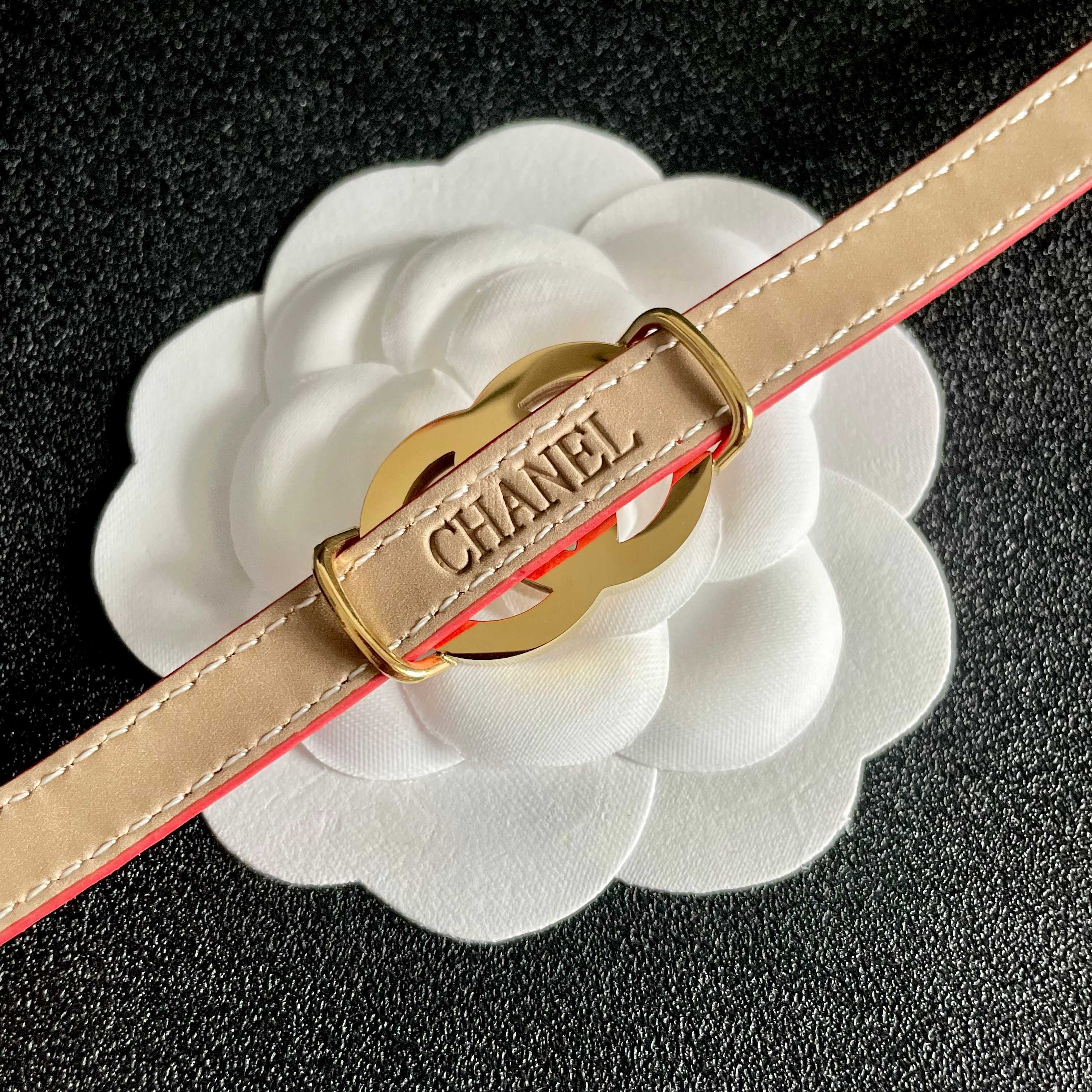 新品😍 小香风Chanel2025新款 原单货皮革手镯🔹🔹 🔹专柜一致材质 火爆款出货 设计独特 复古前