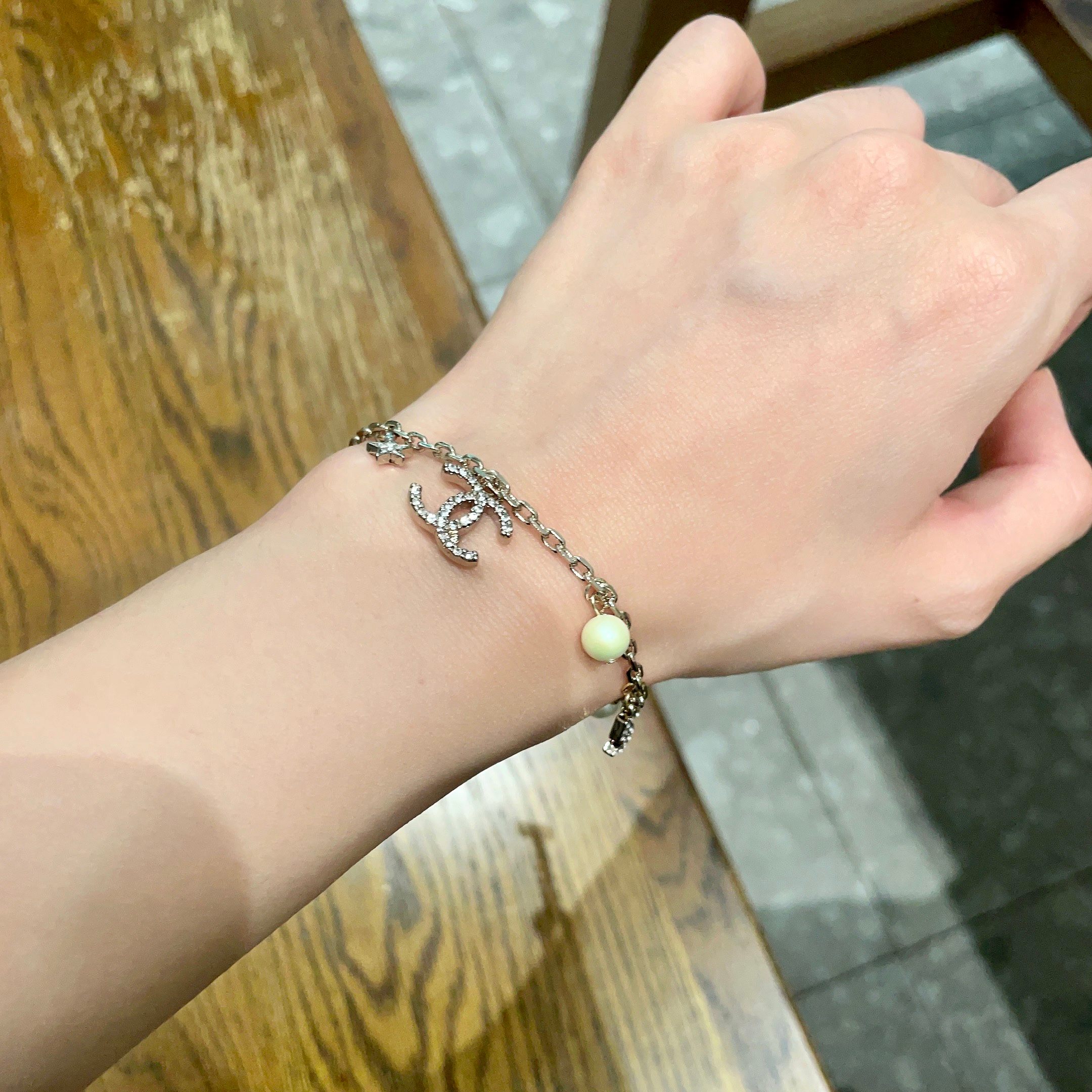 Chanel香奈儿 中古 手链👀小香家的款式真心无需多介绍😘🎶每一款都超好看，精致大方，非常显气质。