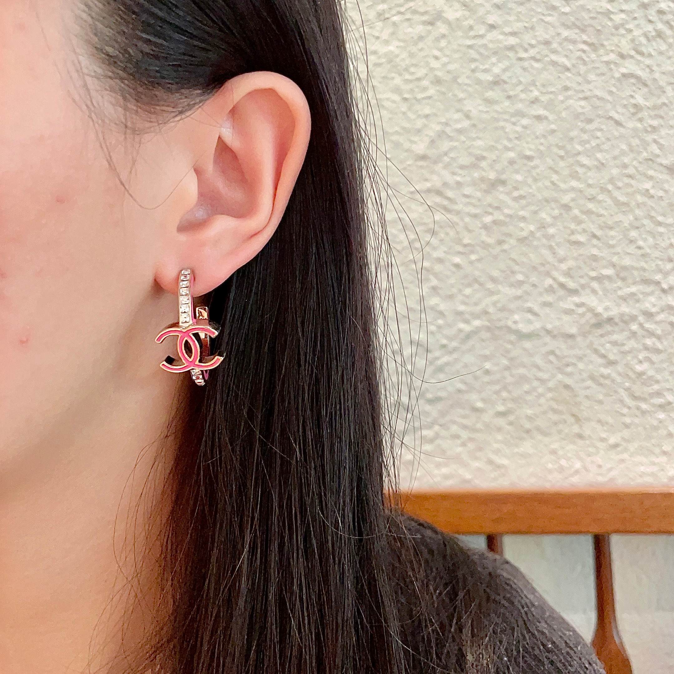 Chanel香奈儿 中古 字母 耳钉👀小香家的款式真心无需多介绍😘🎶每一款都超好看，精致大方，非常显气质