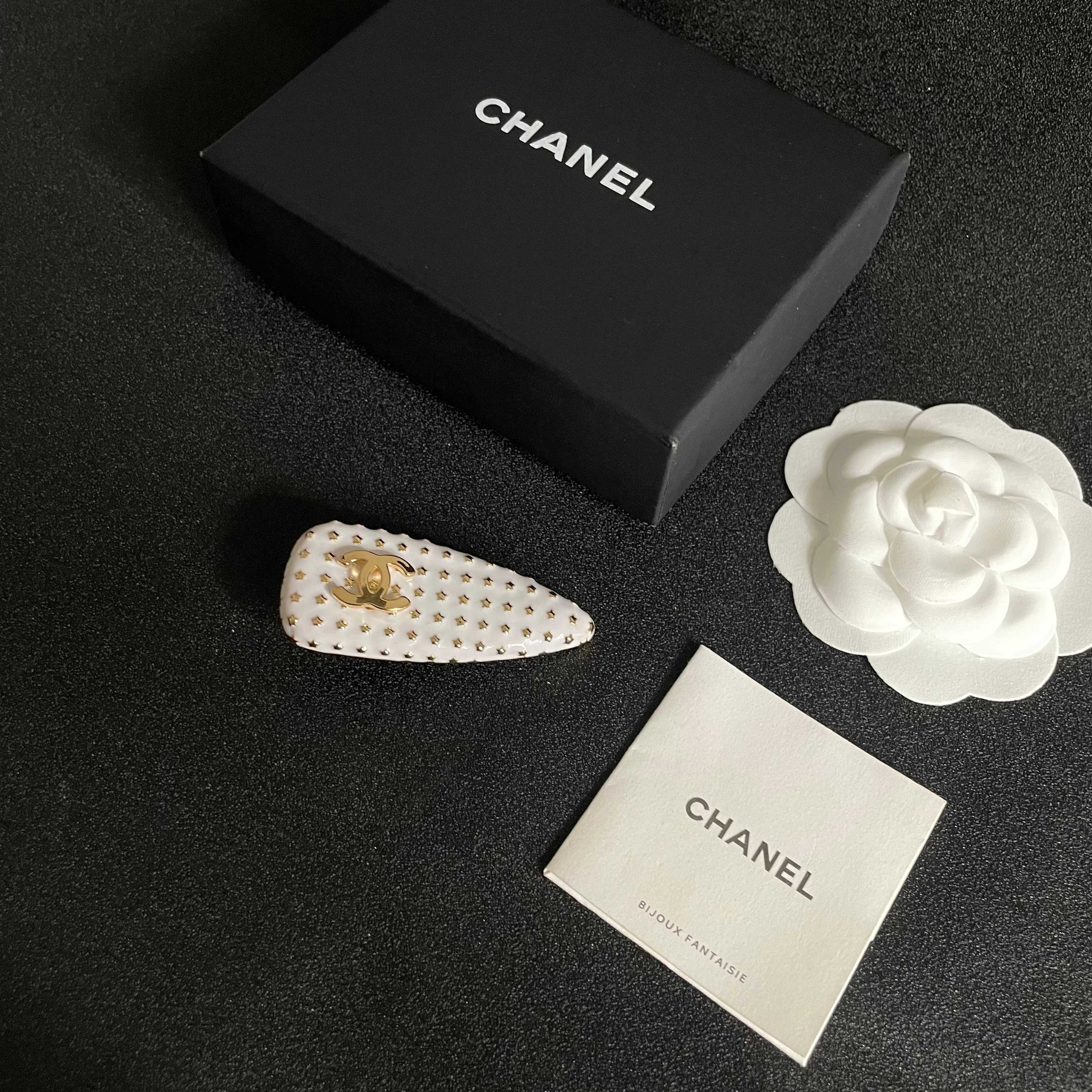 Chanel香奈儿】小香经典发夹热销款火爆上新❣同步专柜‼正品开模‼款式简单大方💋小巧别致💖超级适合夏天