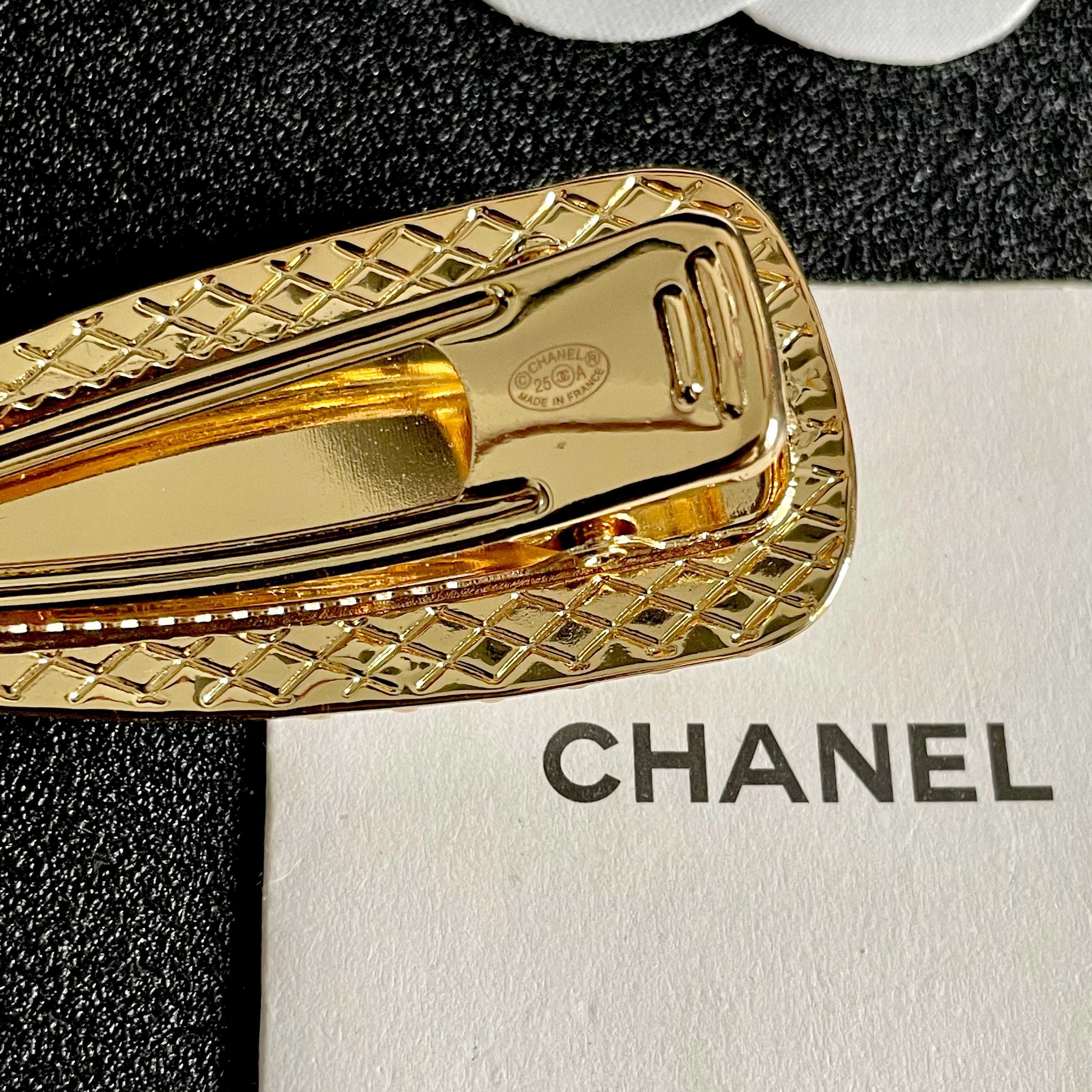 Chanel香奈儿】小香经典发夹热销款火爆上新❣同步专柜‼正品开模‼款式简单大方💋小巧别致💖超级适合夏天