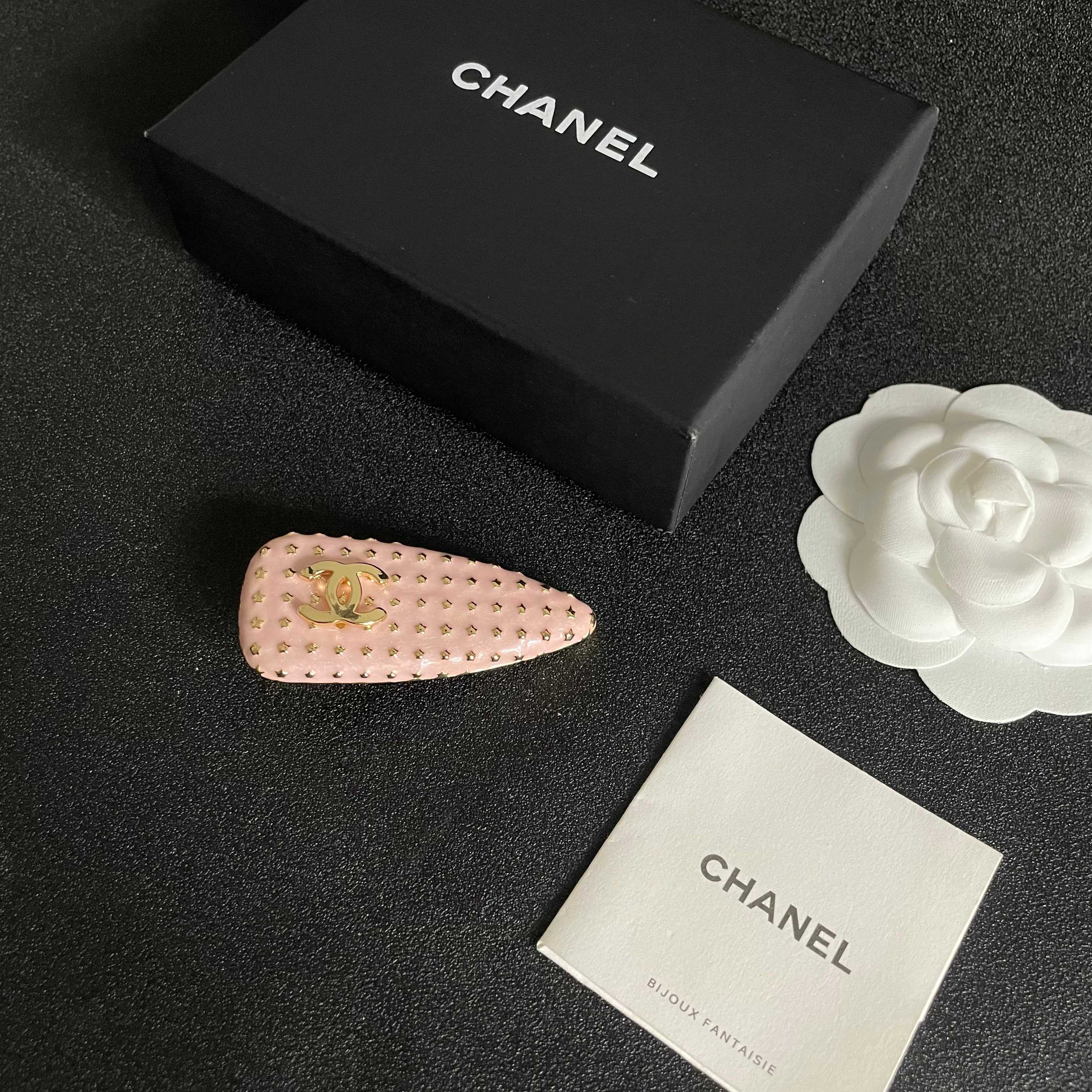 Chanel香奈儿】小香经典发夹热销款火爆上新❣同步专柜‼正品开模‼款式简单大方💋小巧别致💖超级适合夏天